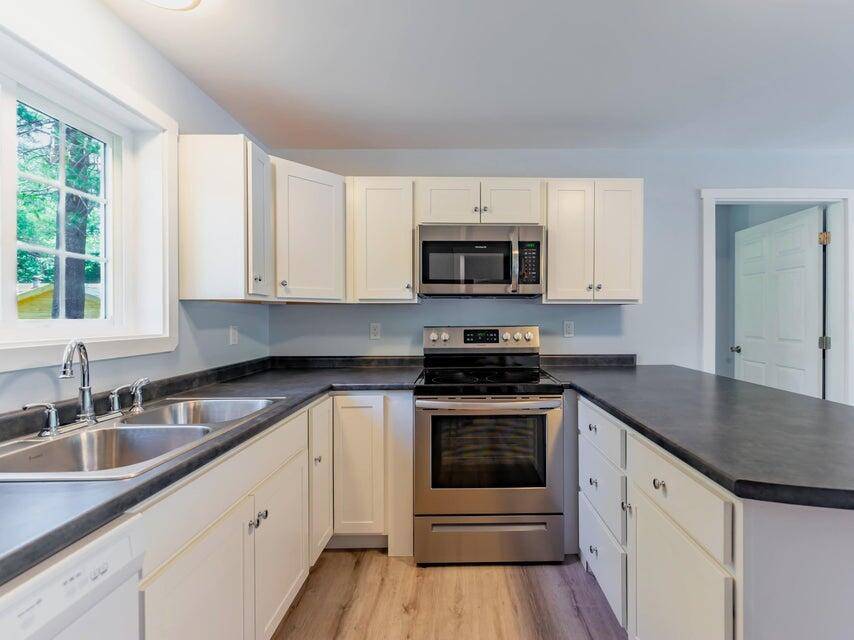 Augusta, ME 04330,37 Bog RD