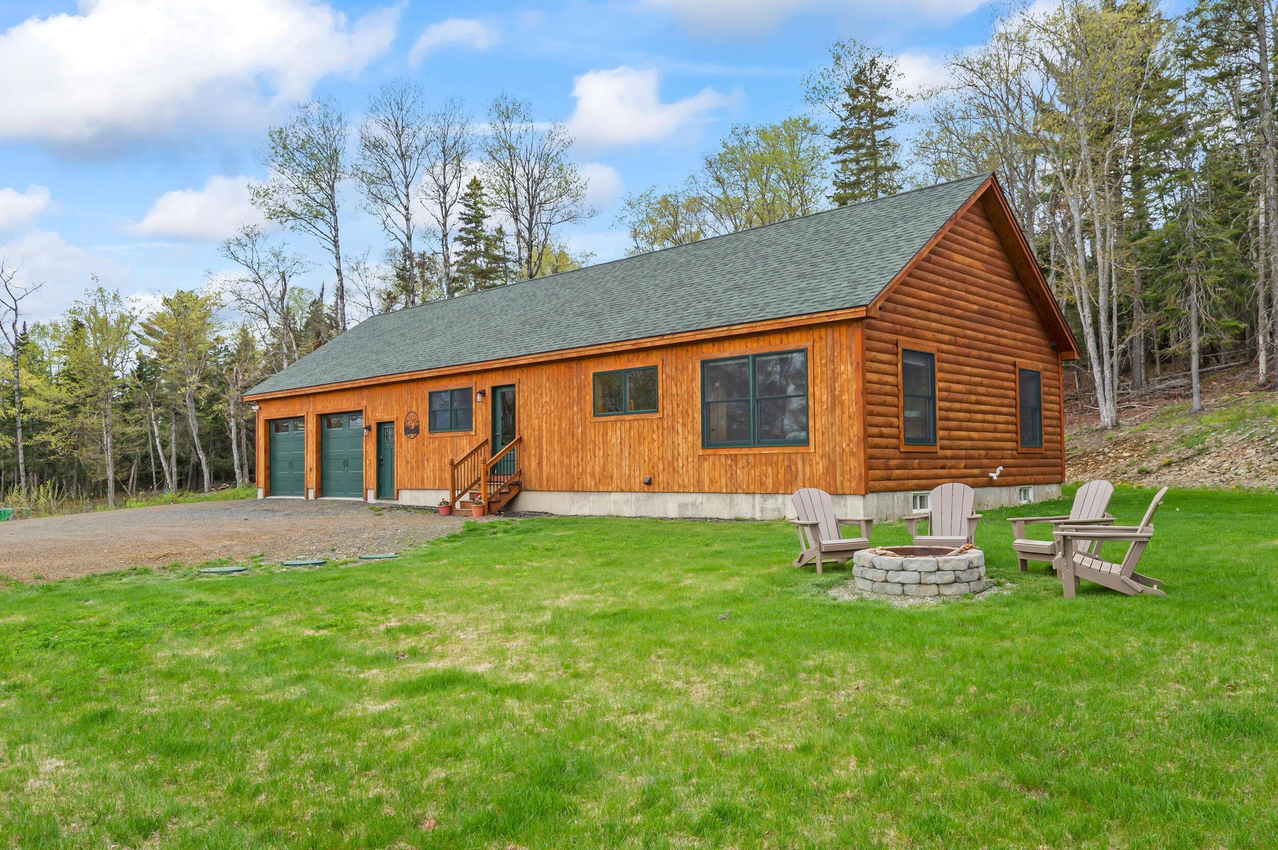 Rangeley, ME 04970,3935 Main ST