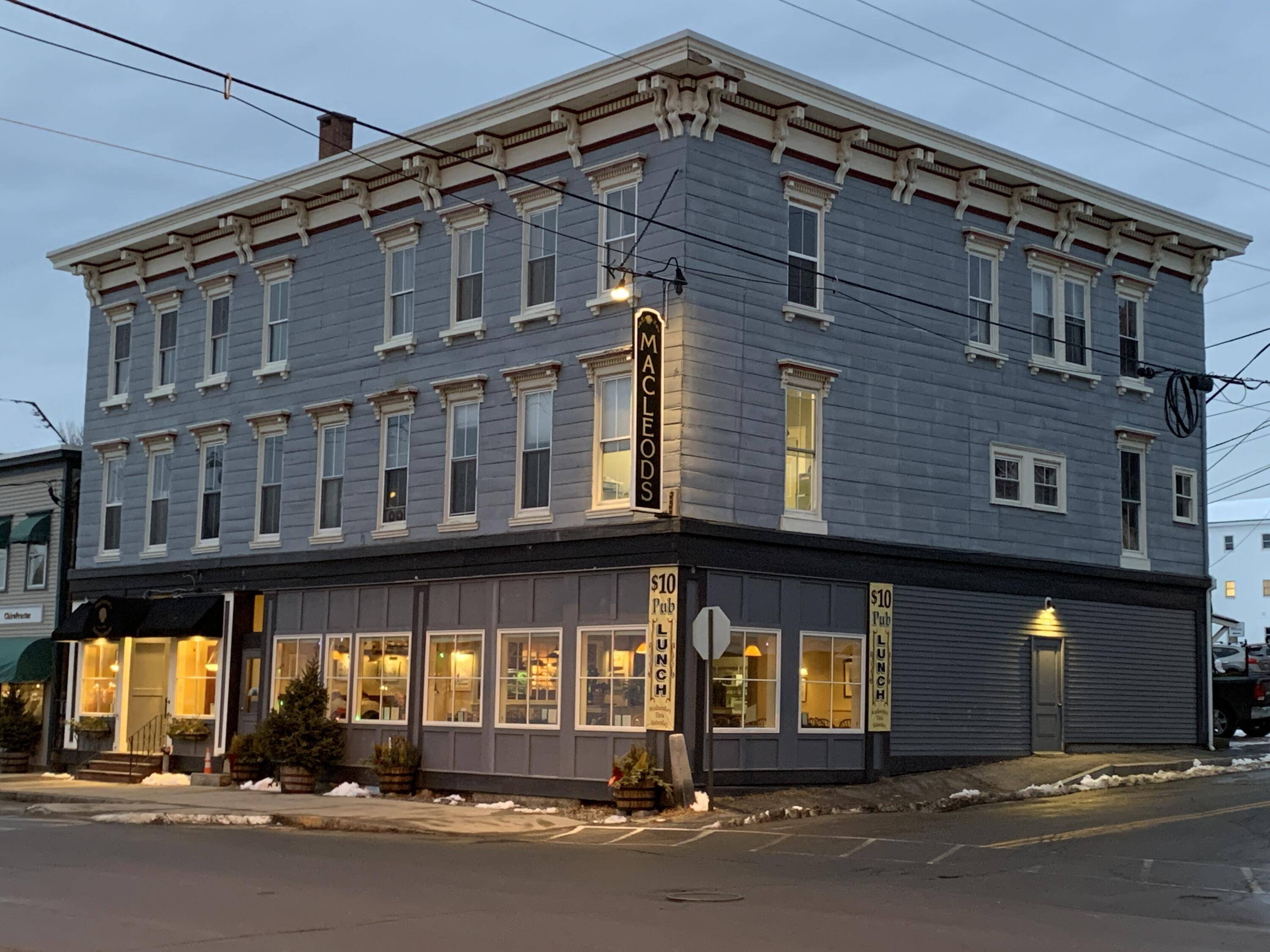 Bucksport, ME 04416,63 Main ST