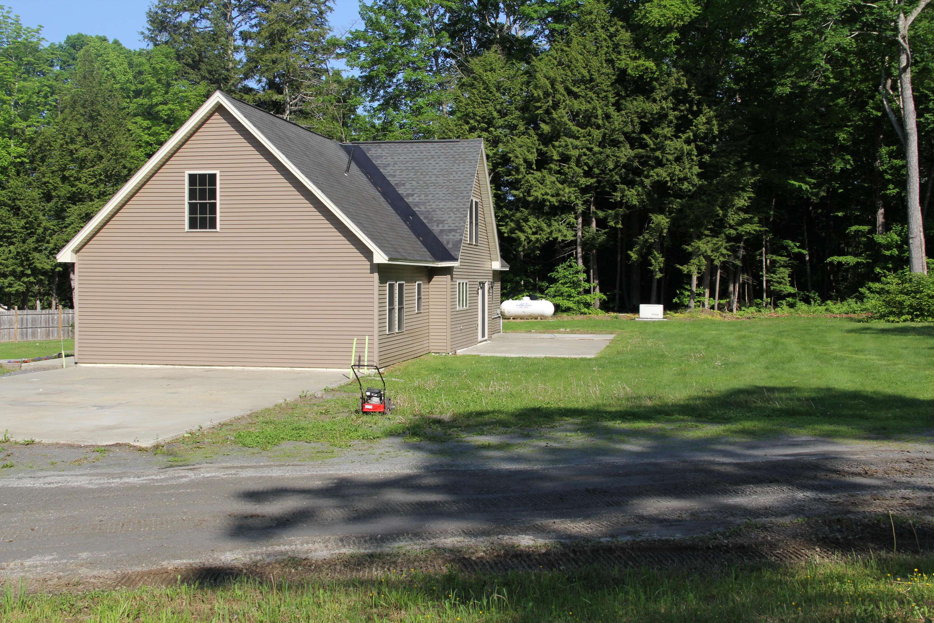 Madison, ME 04950,89 Drake RD
