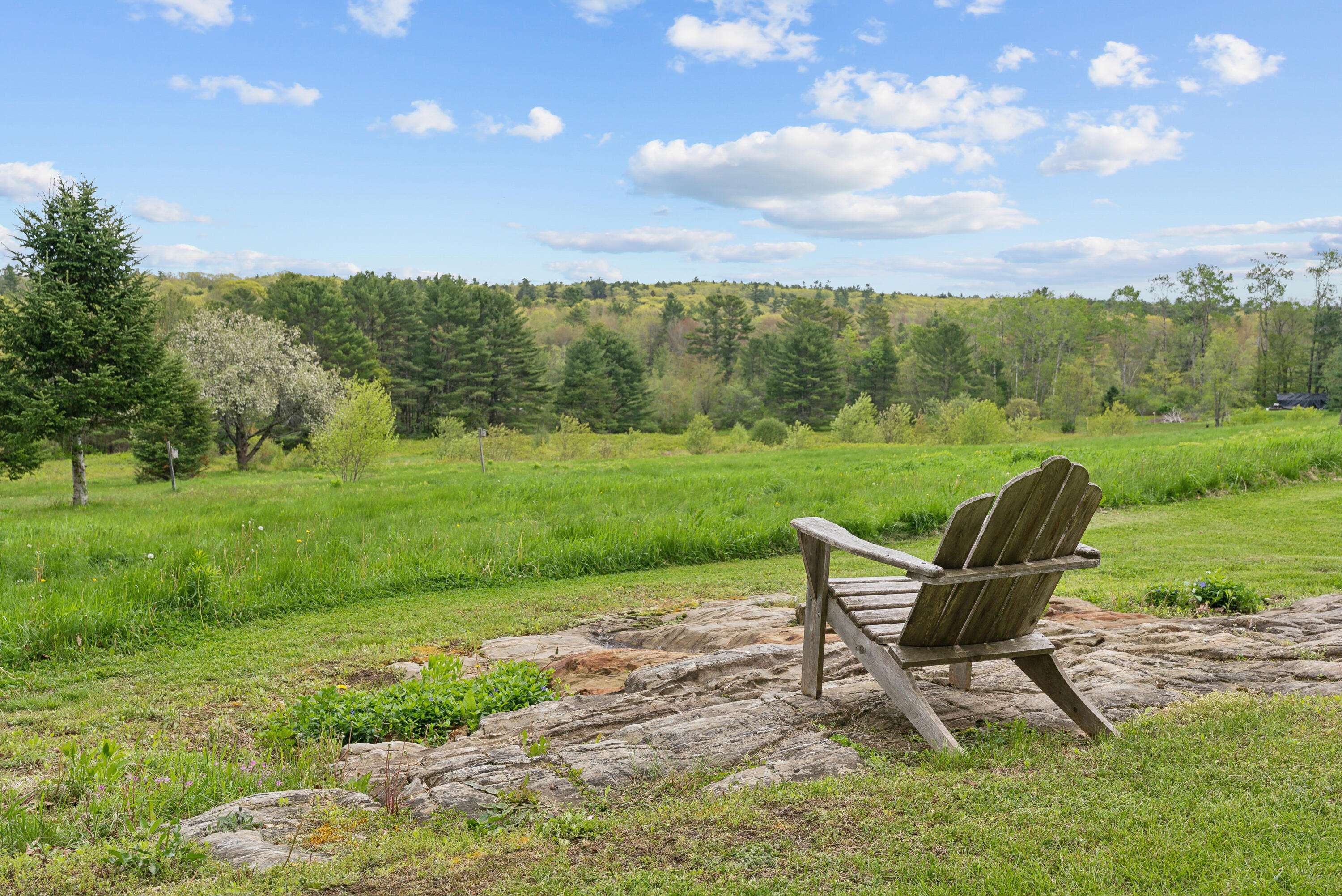 Damariscotta, ME 04543,463 Back Meadow RD