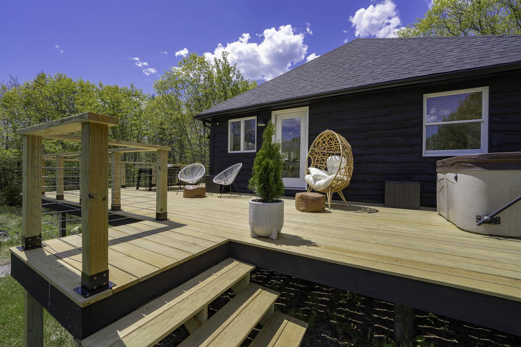 Waldoboro, ME 04572,2208 Friendship RD