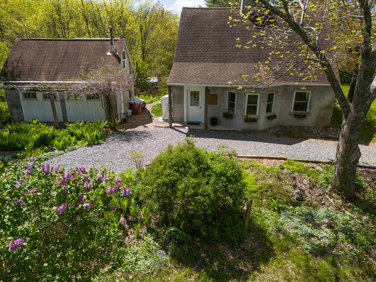 Damariscotta, ME 04543,9 Juniper LN