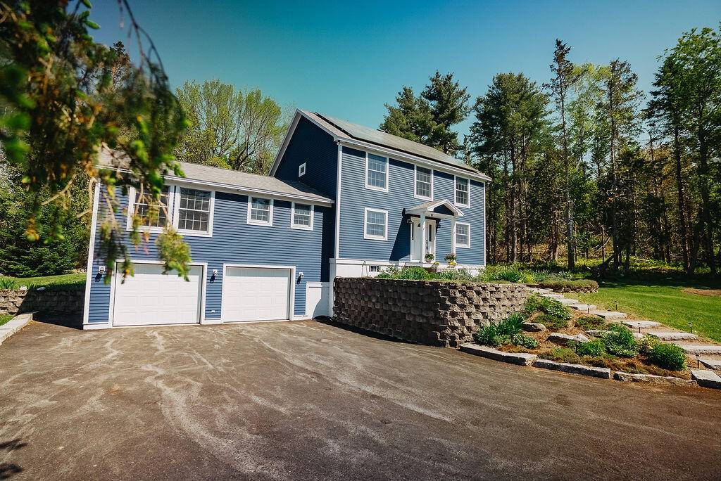 Holden, ME 04429,213 South RD