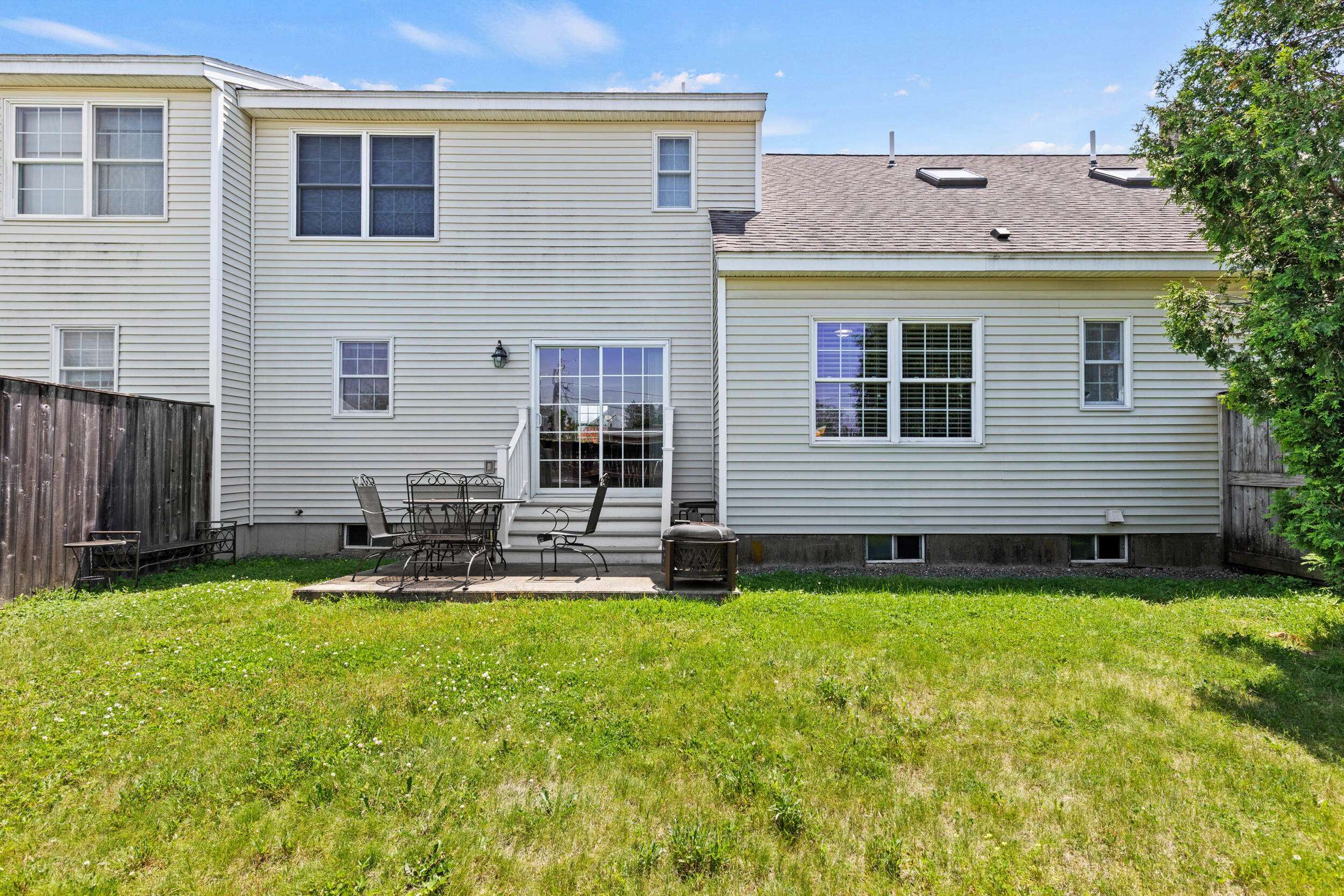 Saco, ME 04072,333 North ST #2