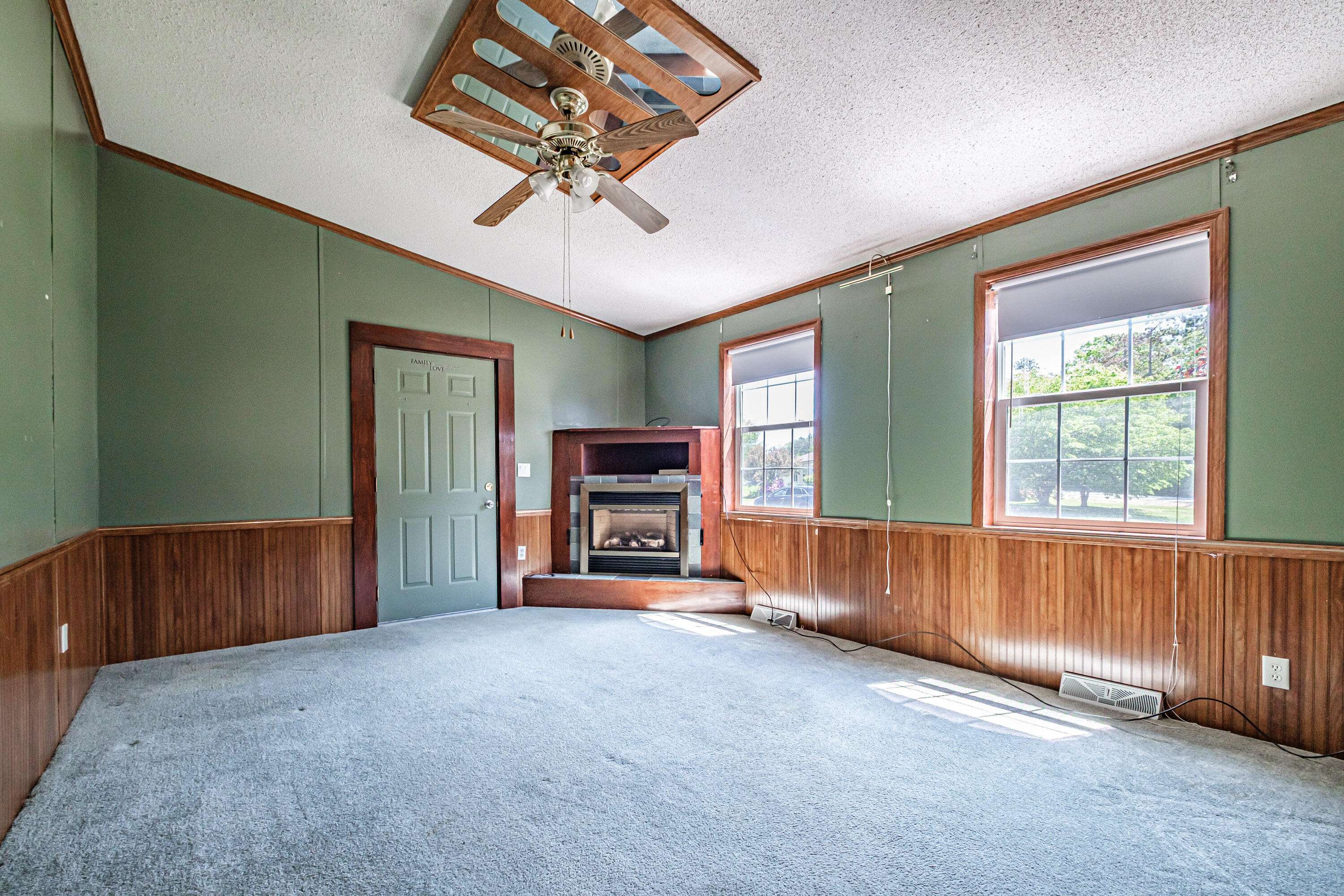 Alfred, ME 04002,2 Windsor DR