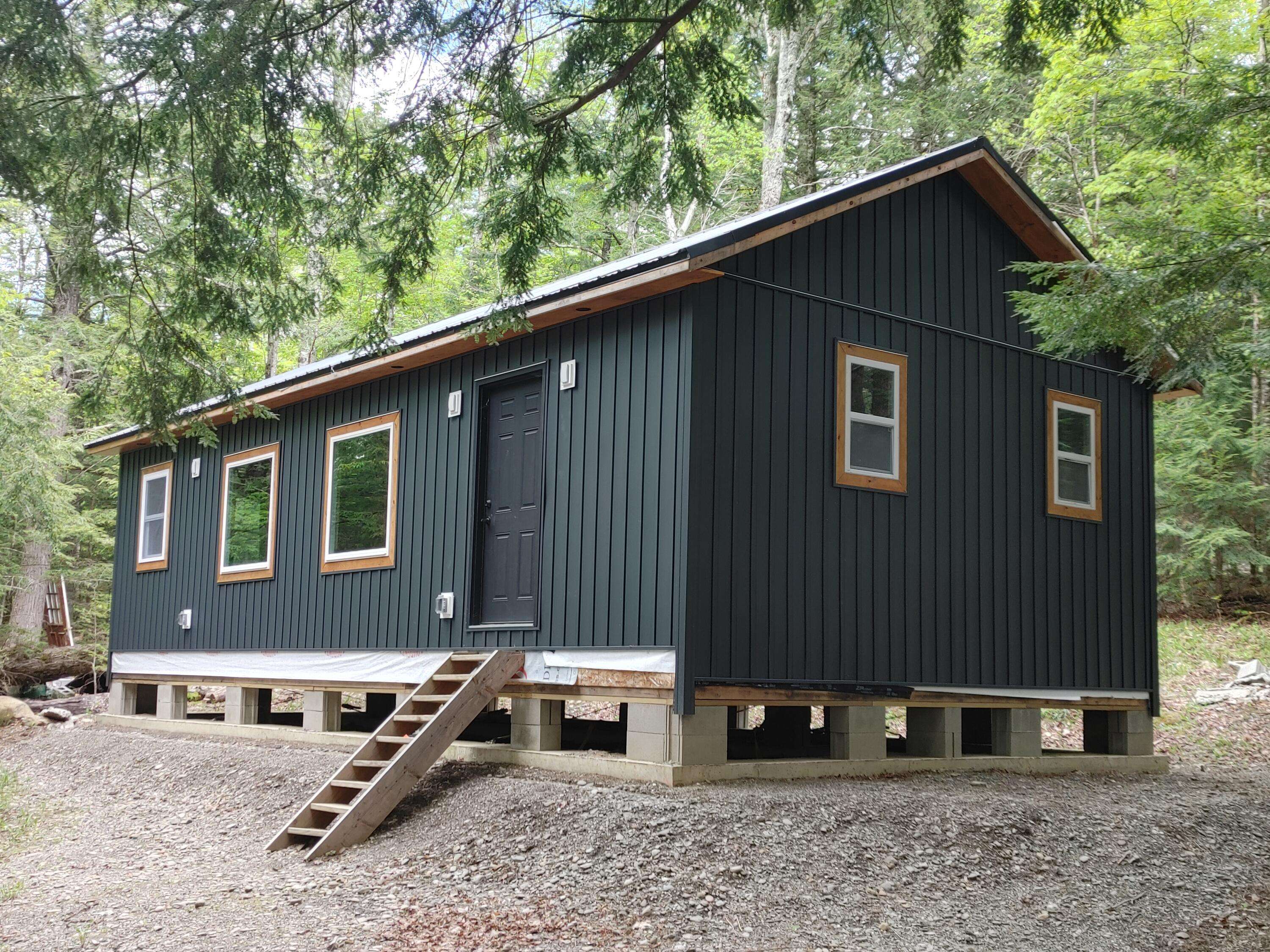 Garland, ME 04939,10 Lakeview DR