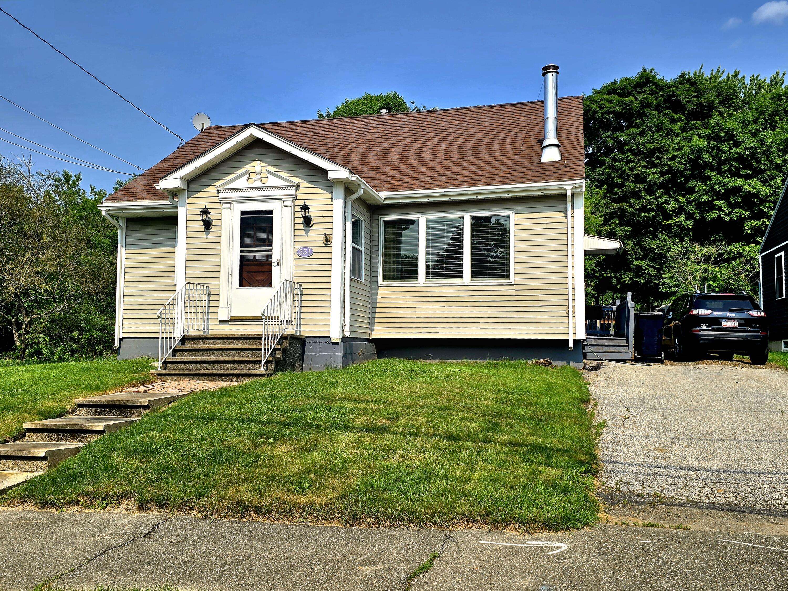 Bangor, ME 04401,351 Maple ST