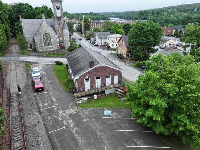 Hallowell, ME 04347,2 Chestnut ST