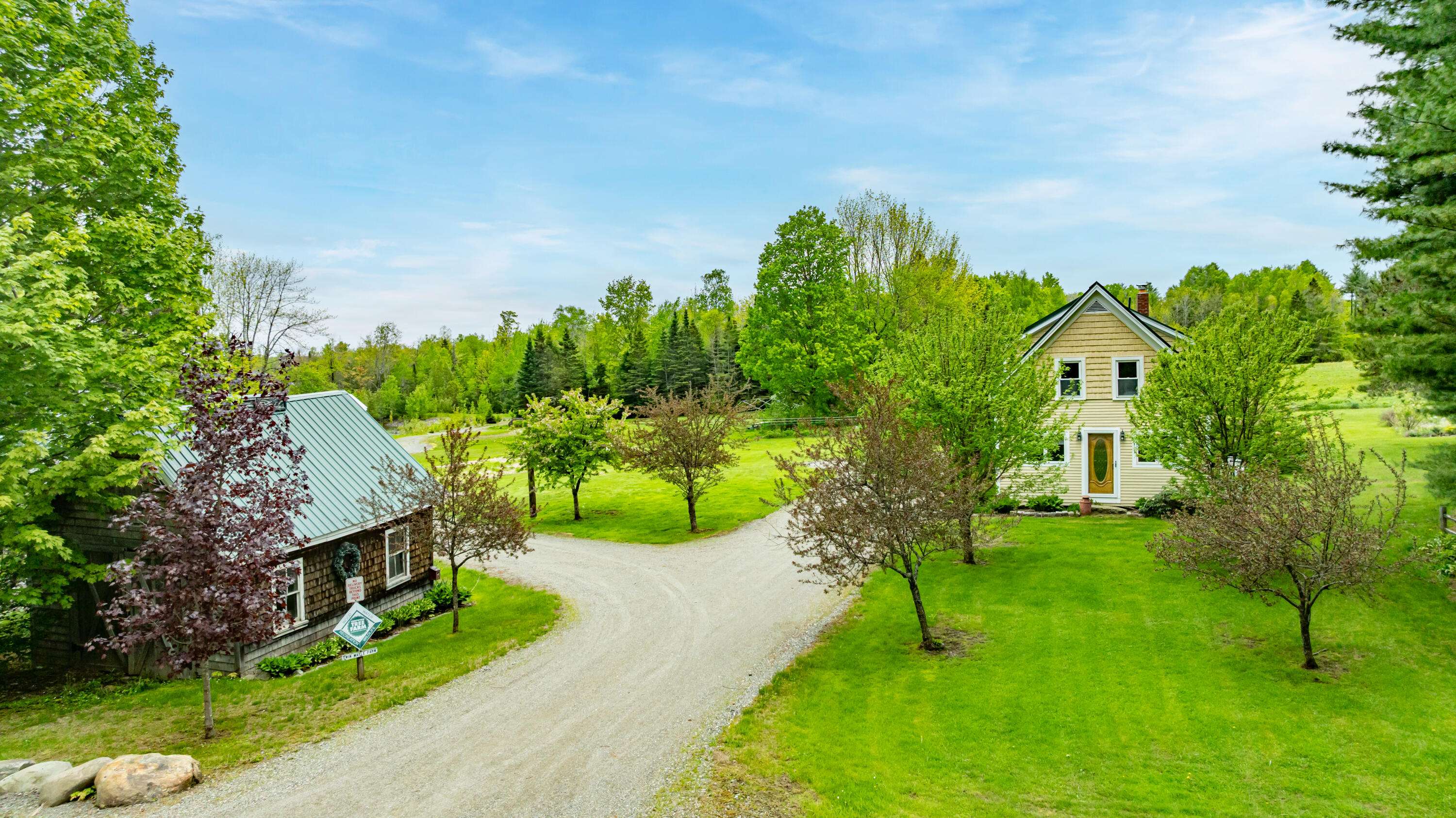 Bradford, ME 04410,303 Williams RD