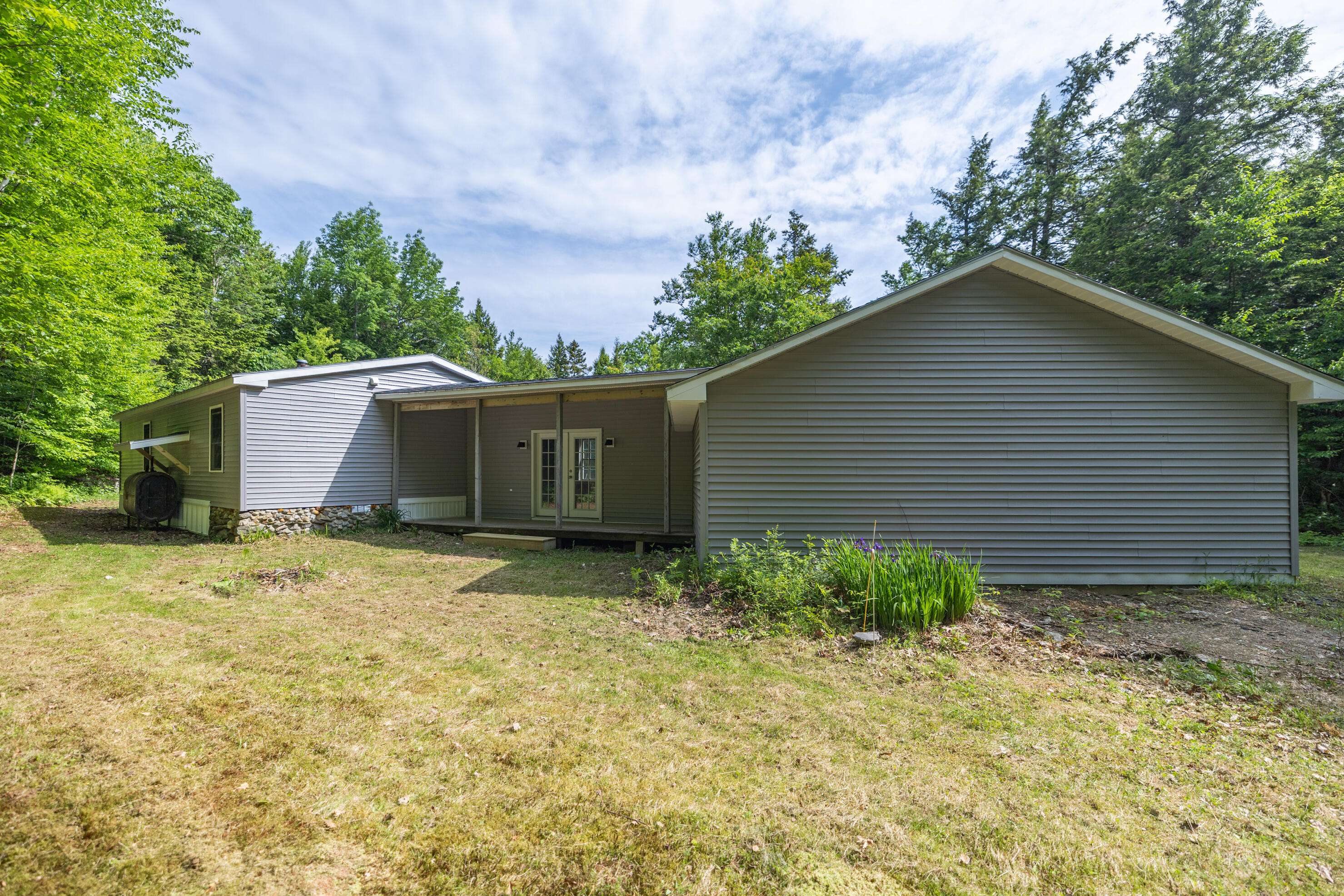 Livermore, ME 04253,302 Canton RD