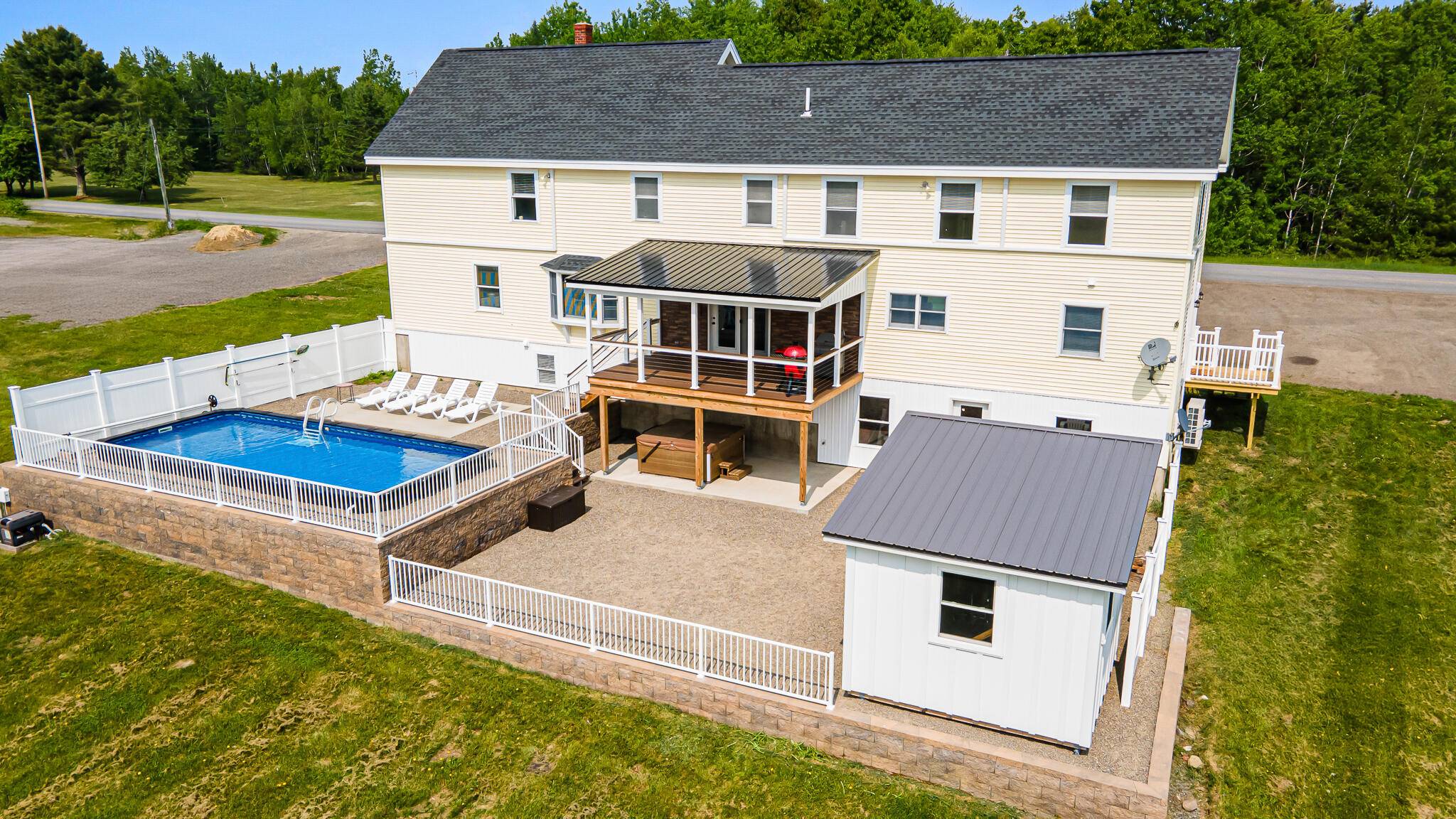 Hampden, ME 04444,302 Canaan RD