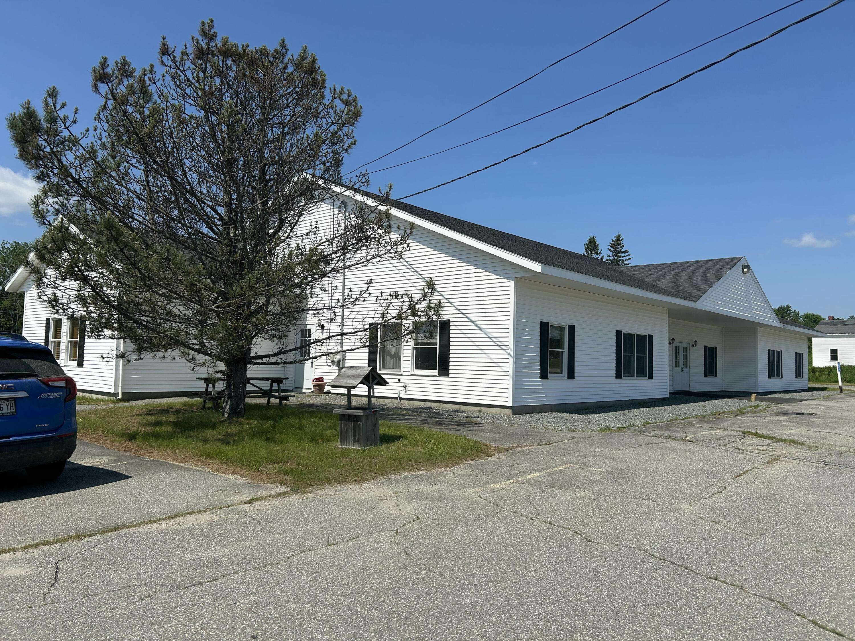 Ellsworth, ME 04605,190 Bangor RD