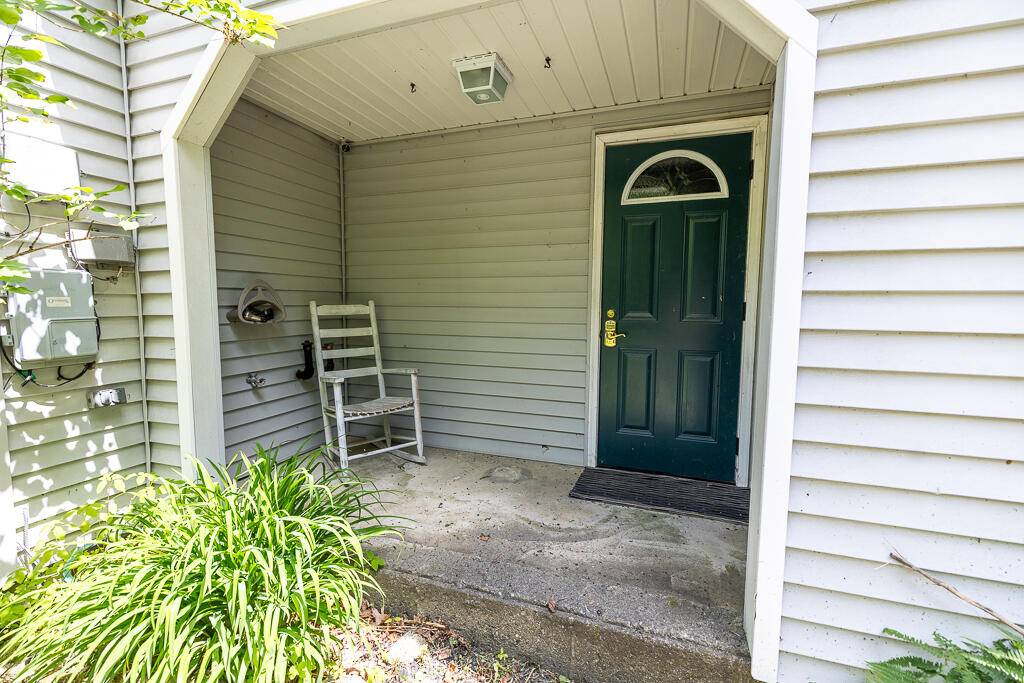 New Sharon, ME 04955,287 Swan RD