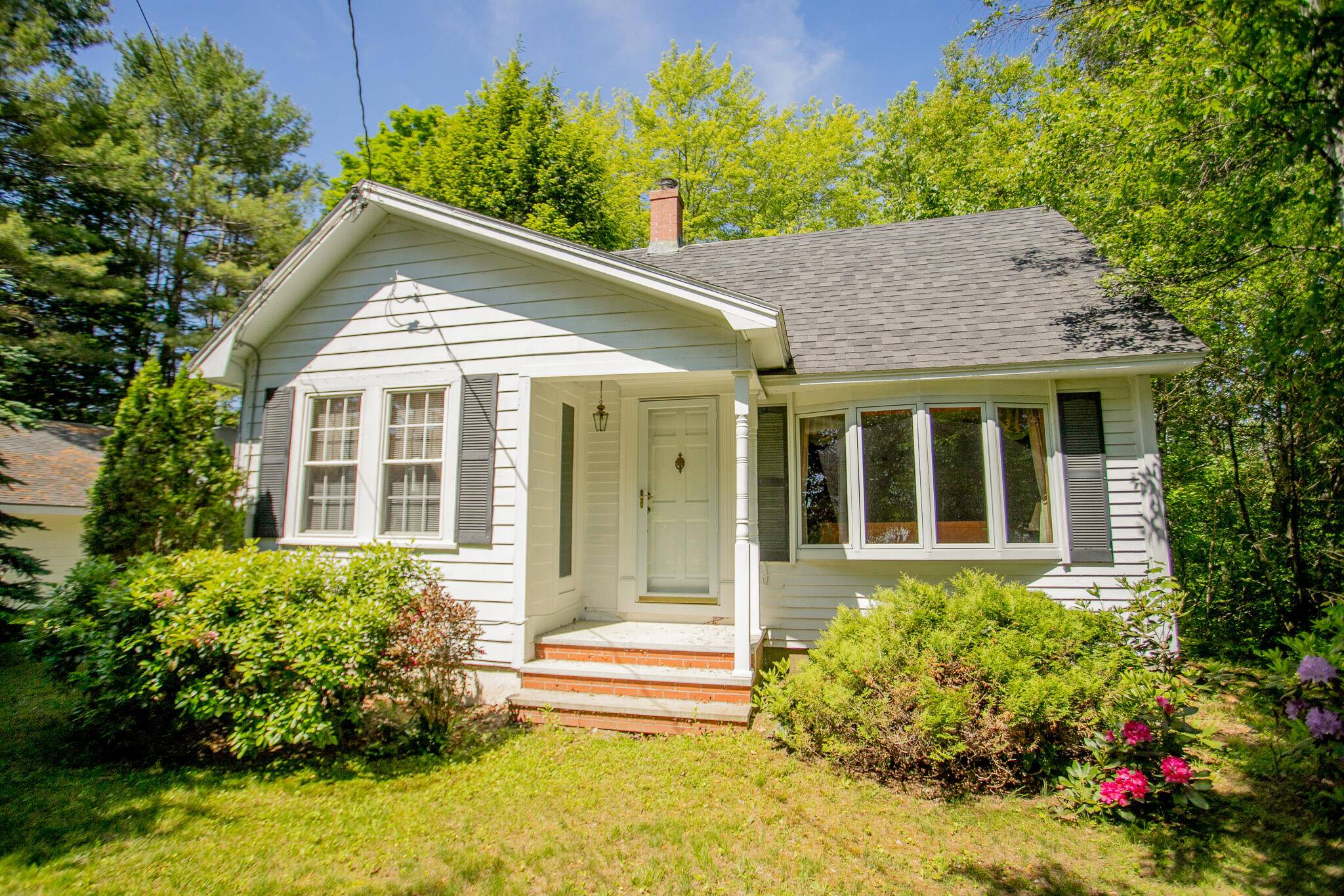 Greenbush, ME 04418,142 Military RD
