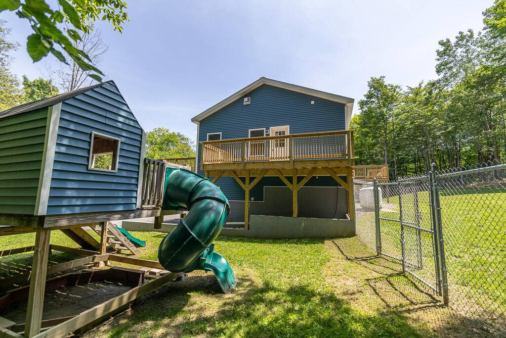 Saint Albans, ME 04971,62 McNally RD