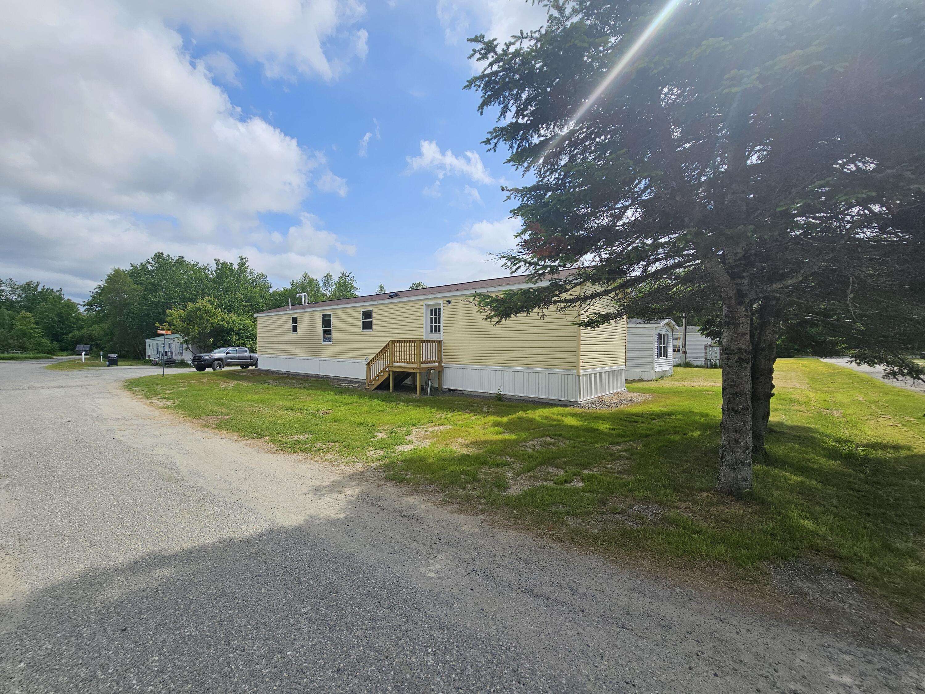 Ellsworth, ME 04605,38 Travis CT
