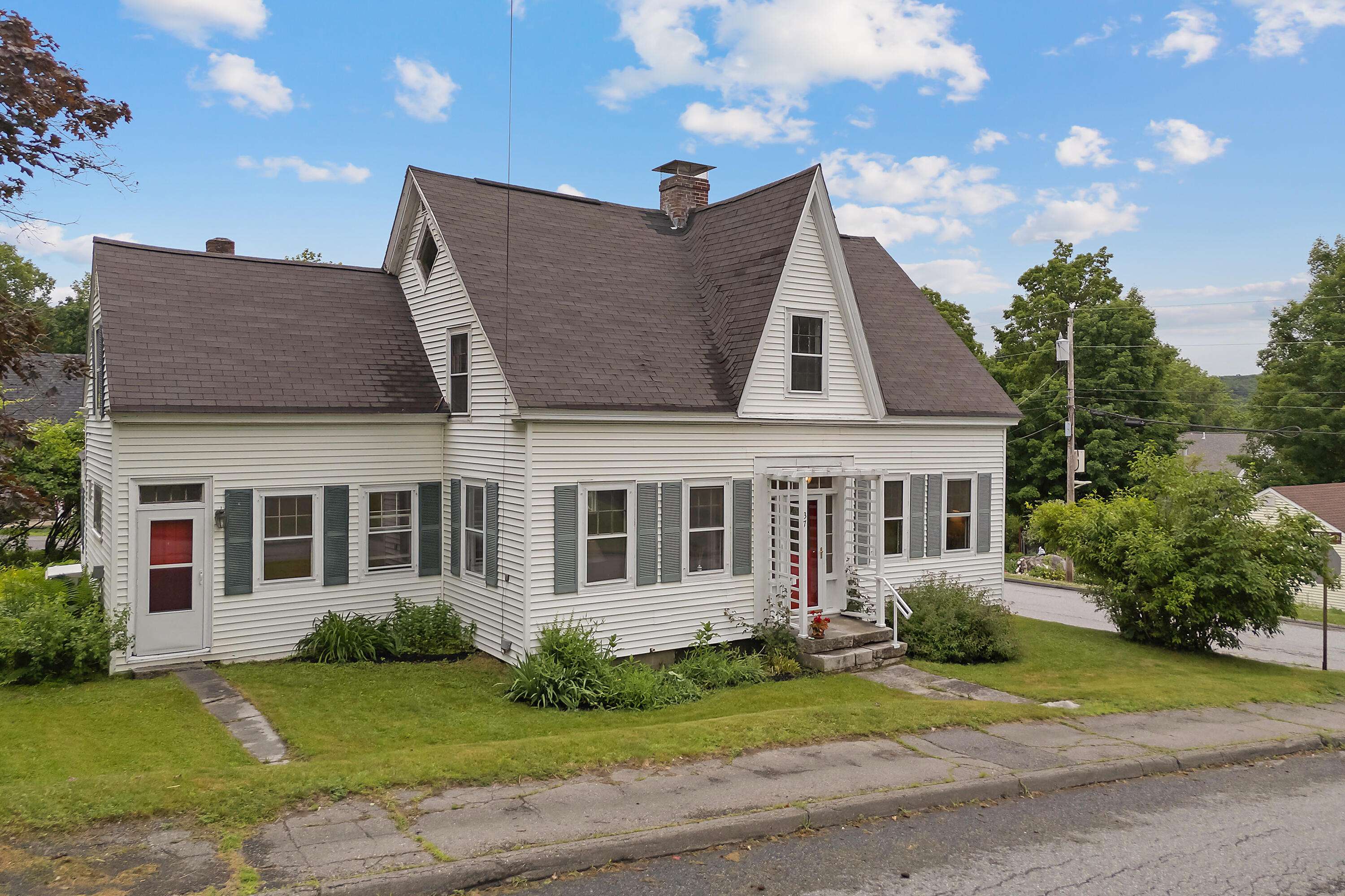Hallowell, ME 04347,37 Central ST