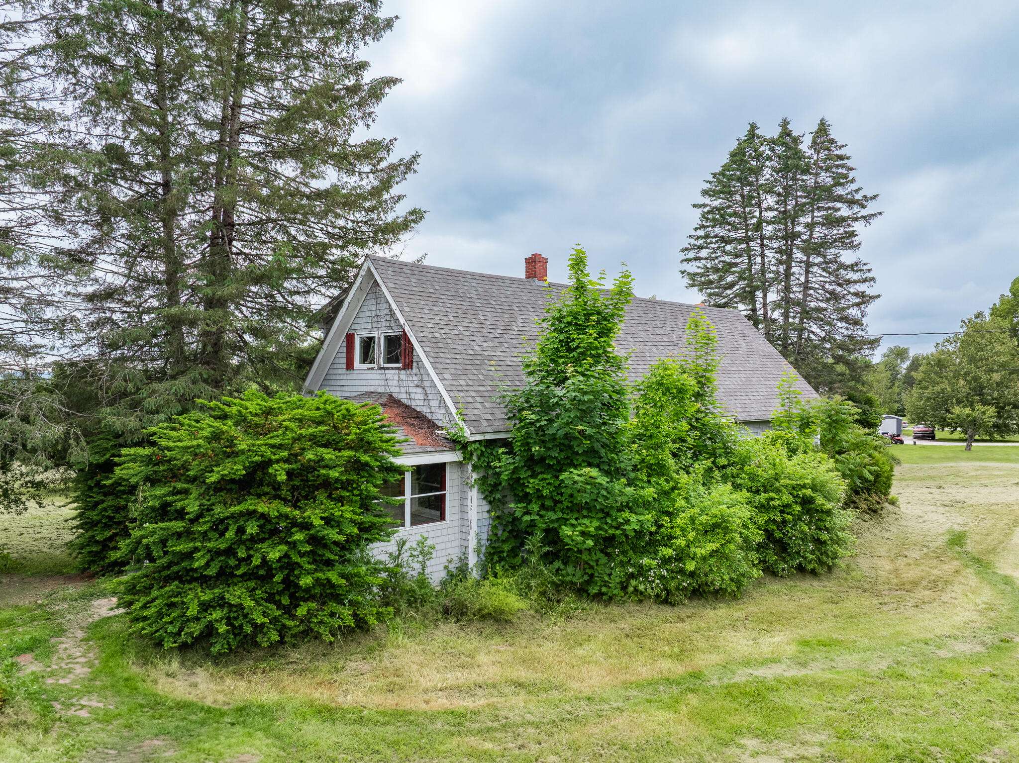 Hermon, ME 04401,506 Blackstream RD