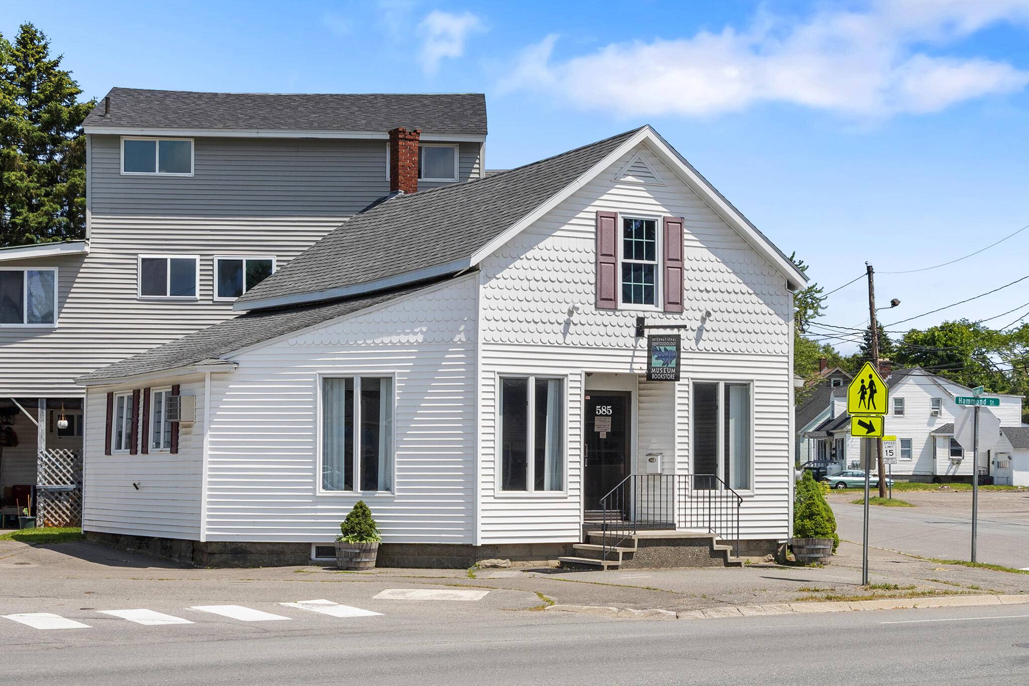 Bangor, ME 04401,585 Hammond ST