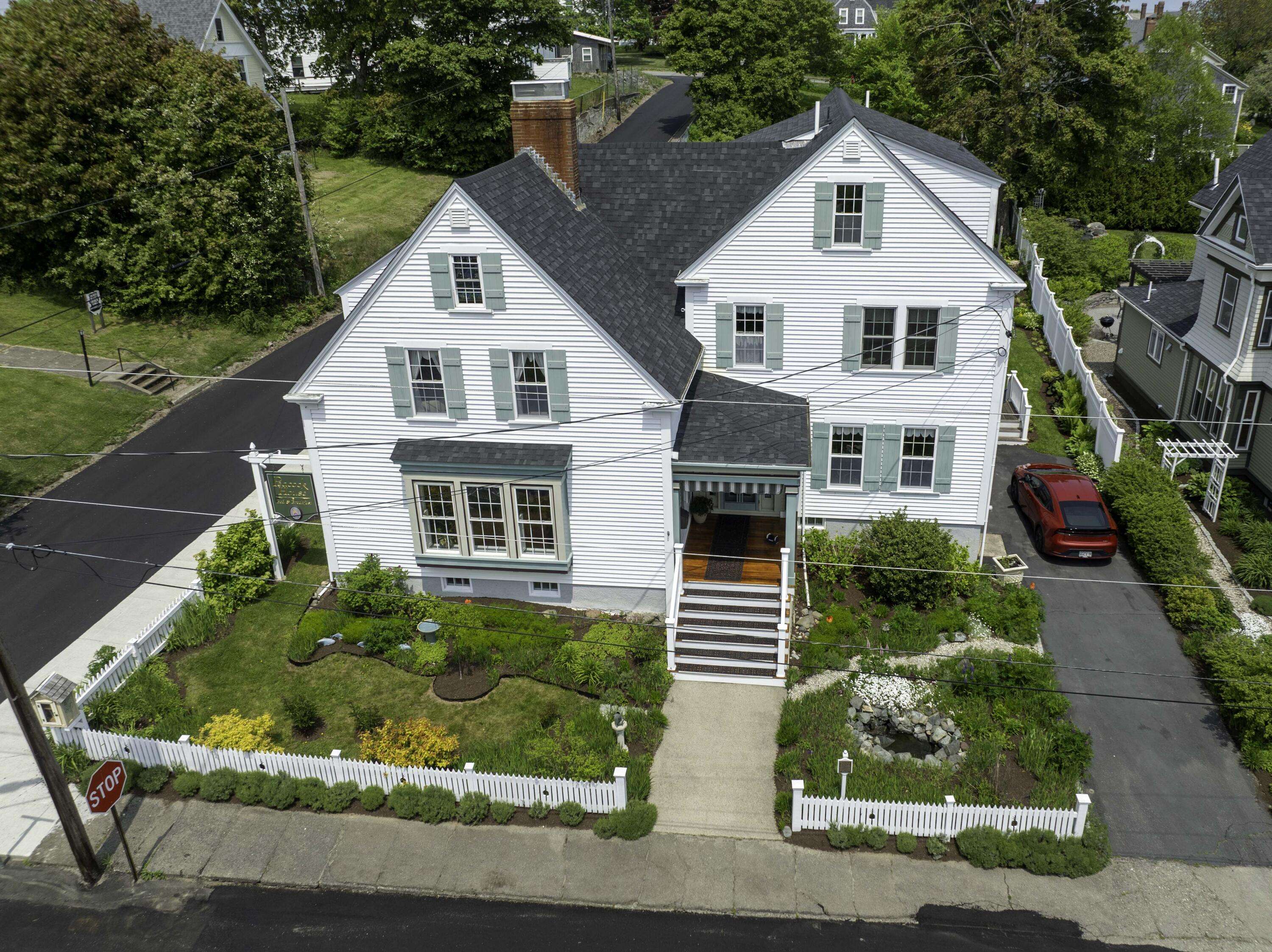 Lubec, ME 04652,27 Summer ST
