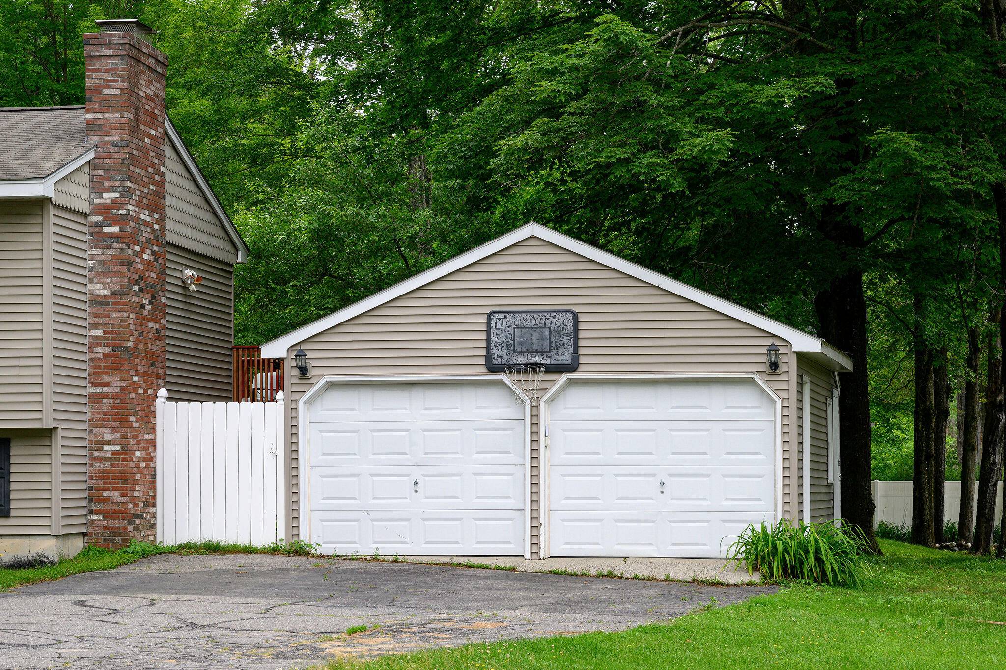 Standish, ME 04084,21 Richville RD