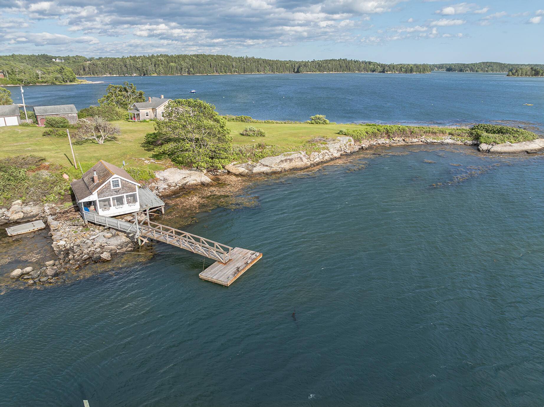Boothbay, ME 04537,122 & 123 Isle of Springs RD