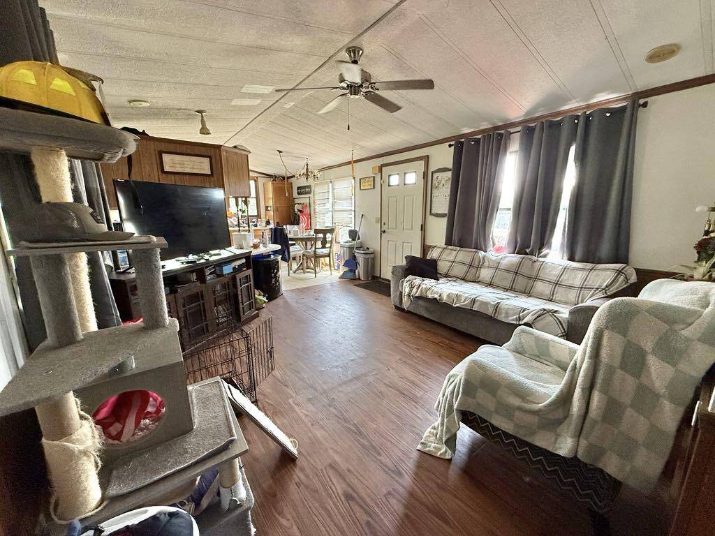 Turner, ME 04282,8 Moore LN