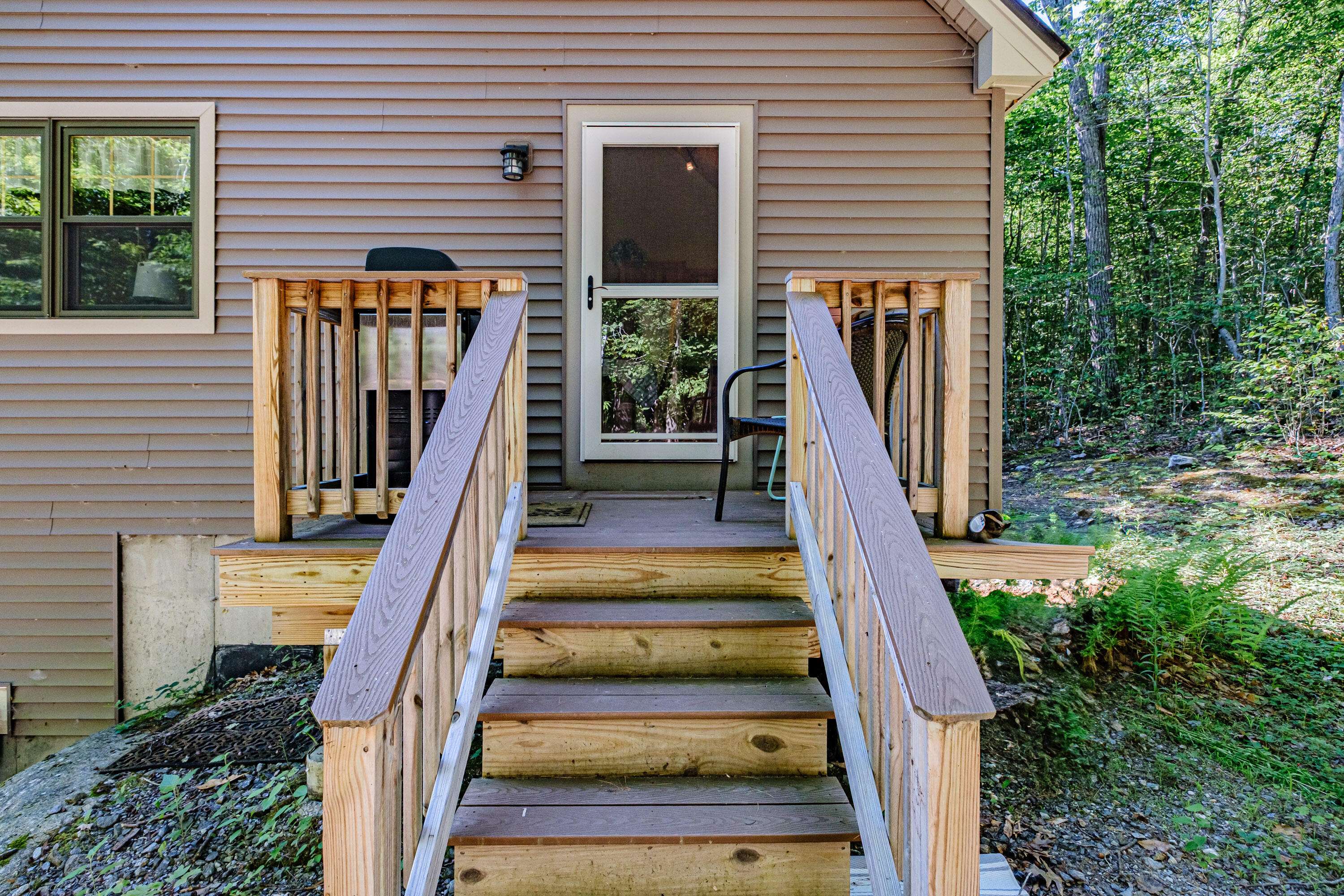 Casco, ME 04015,237 Thompson Lake Shores RD