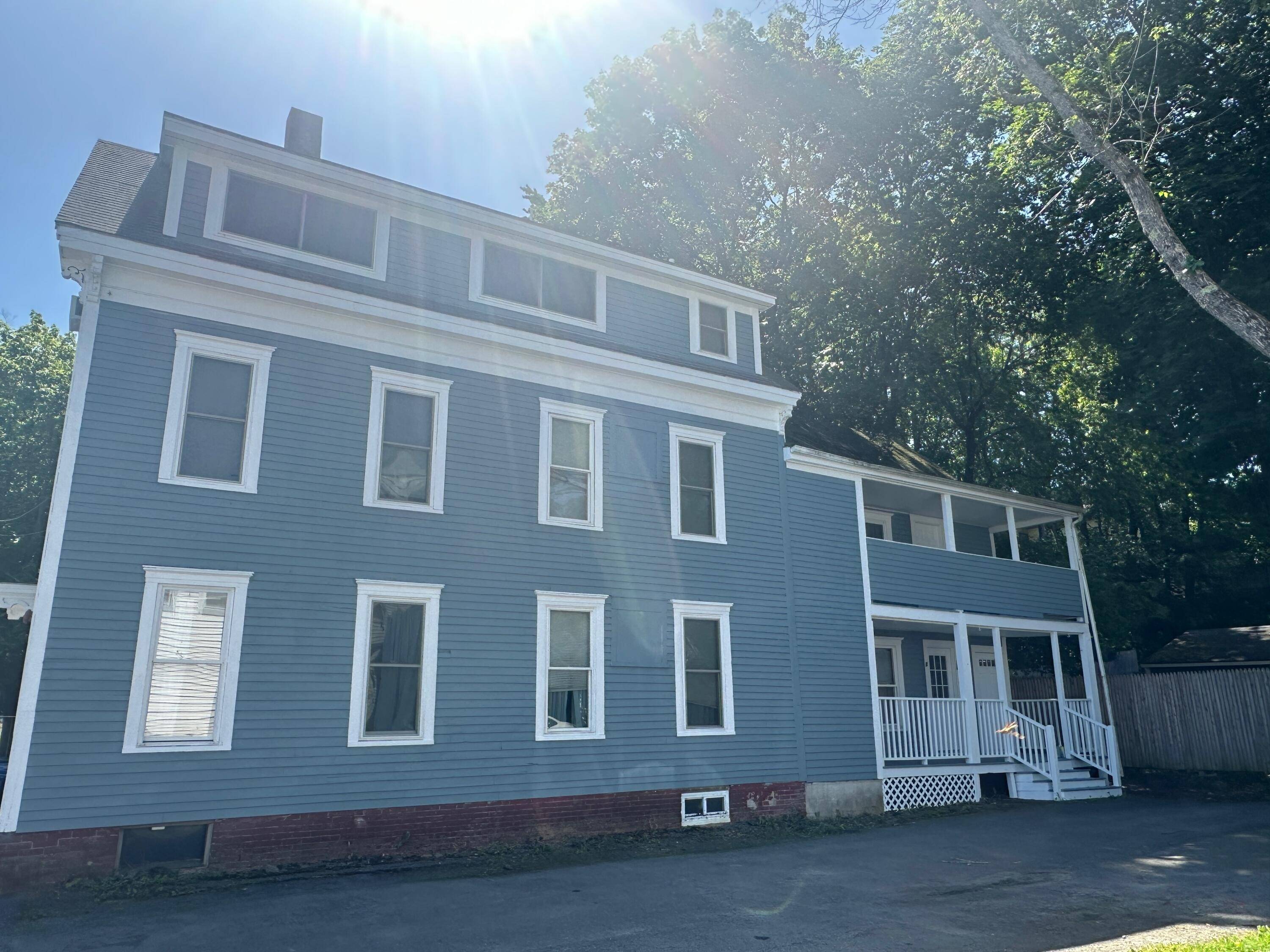 Westbrook, ME 04092,10 Cross ST