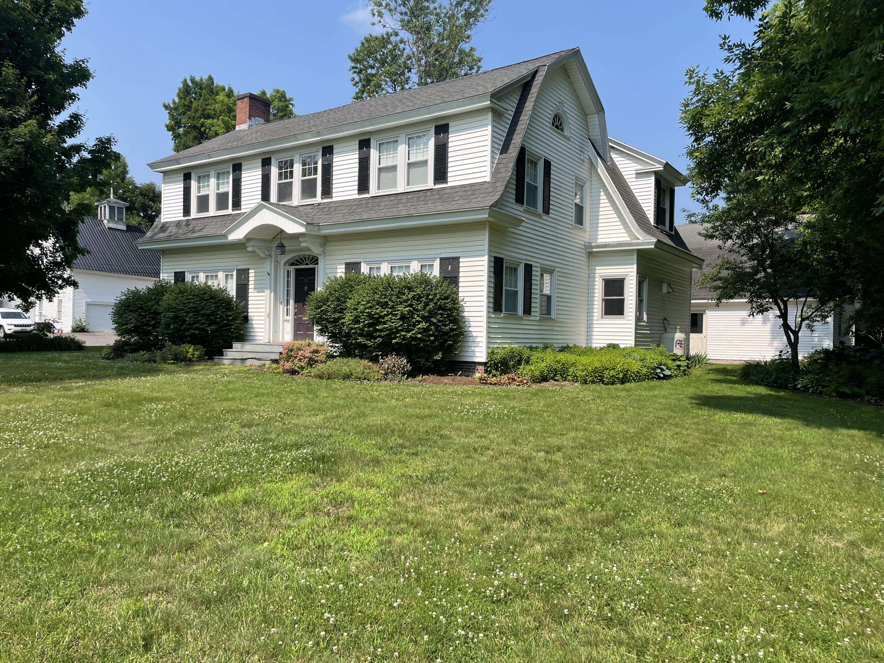 Pittsfield, ME 04967,185 Main ST