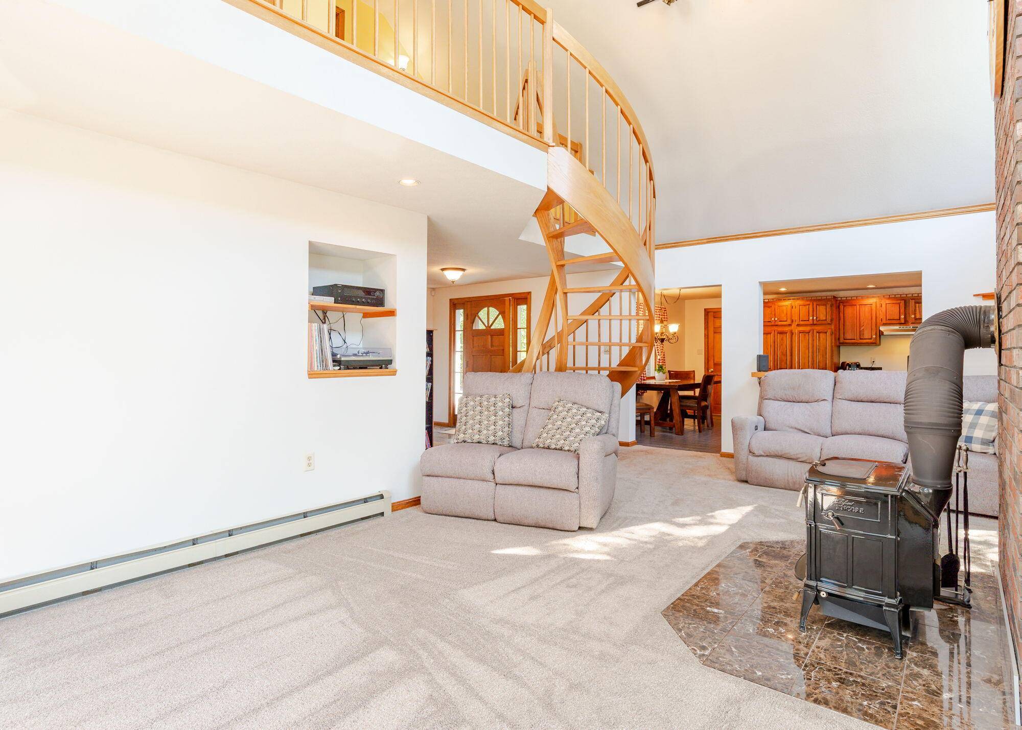 Hollis, ME 04042,103 Hardscrabble RD