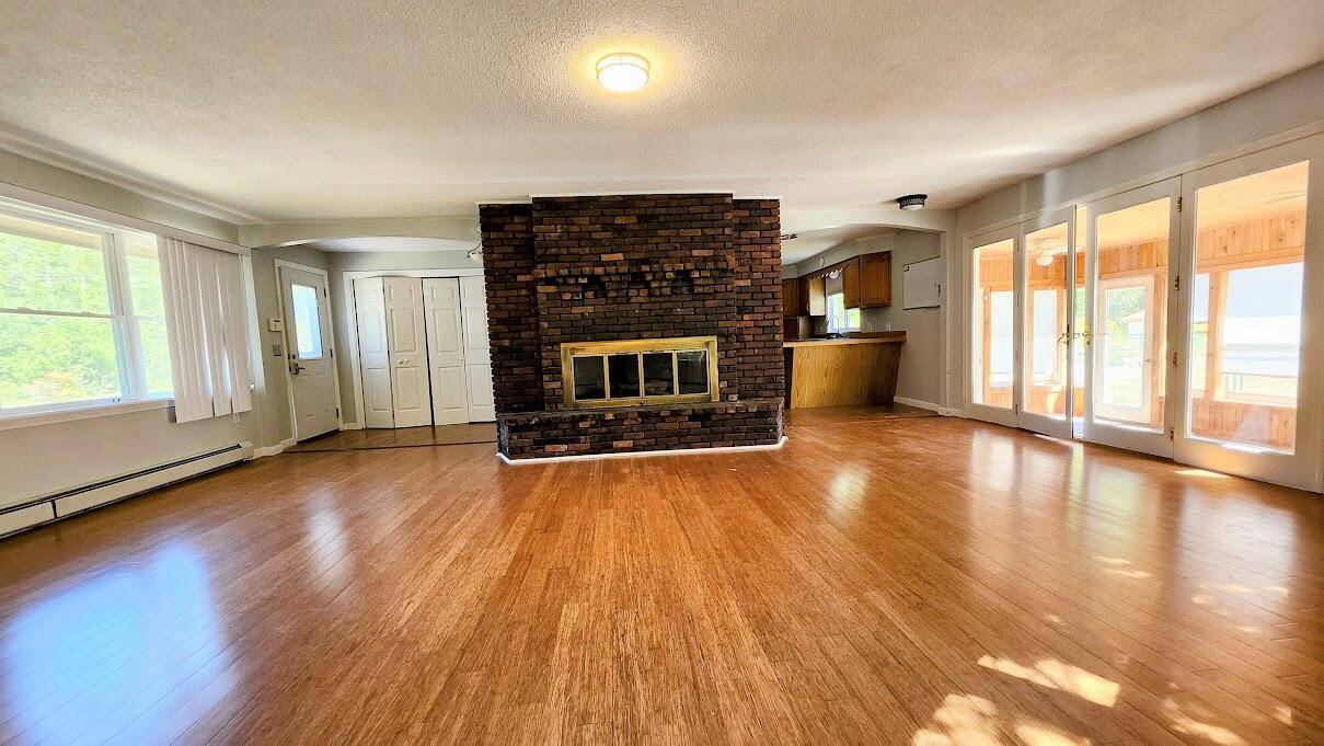 Brewer, ME 04412,43 Lambert RD