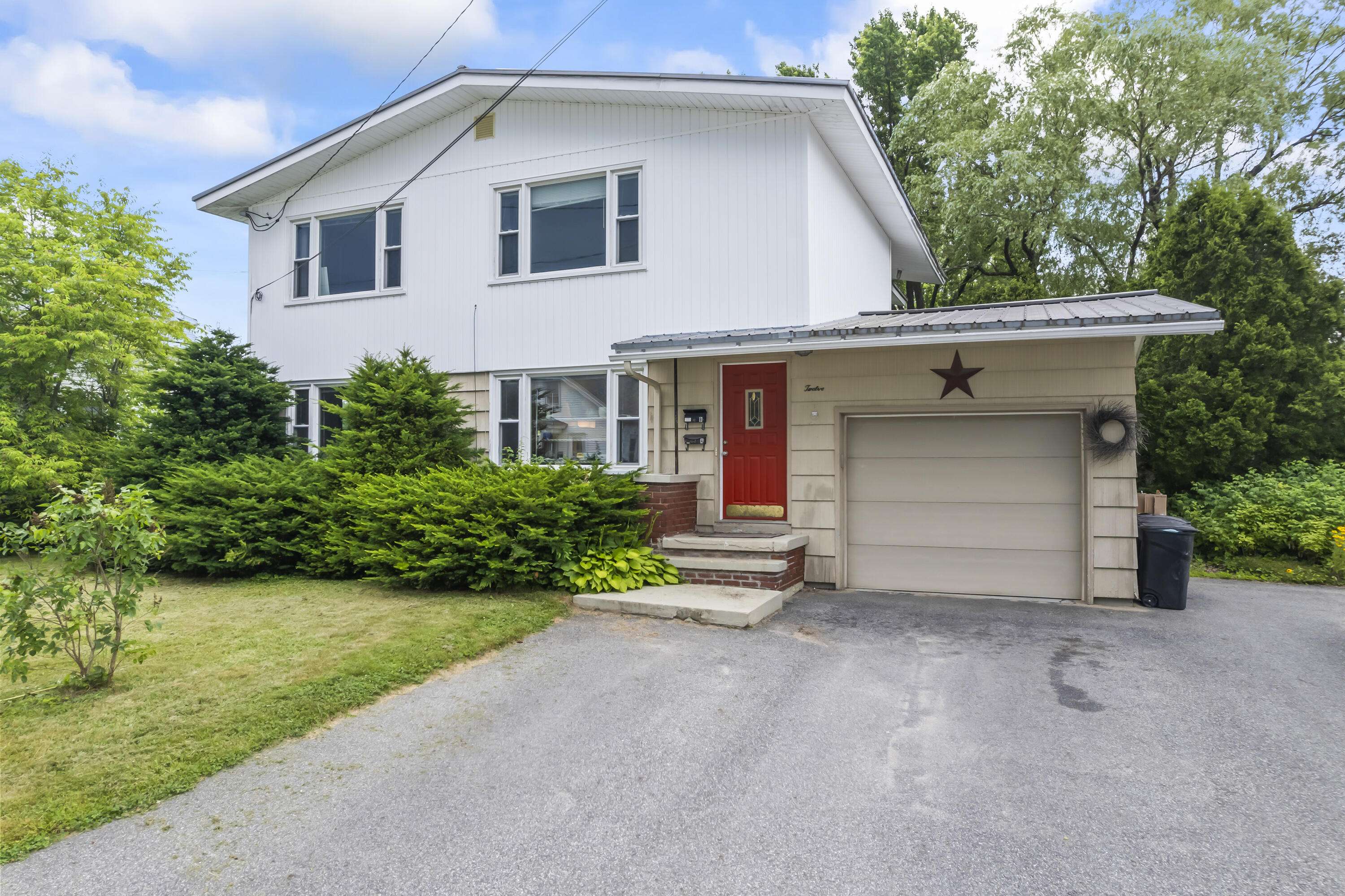Lewiston, ME 04240,12 Stewart ST