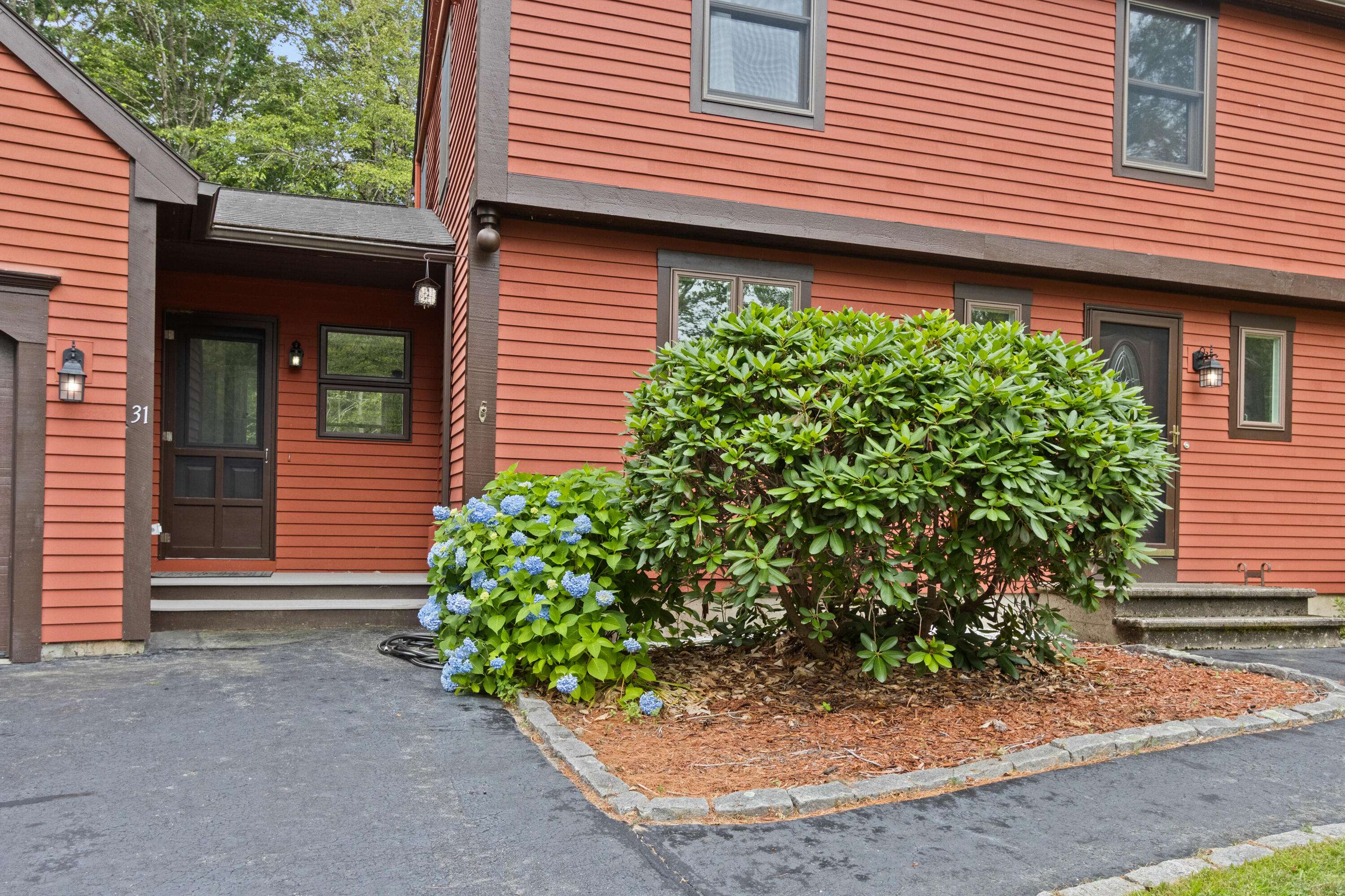 Standish, ME 04084,31 Highland RD