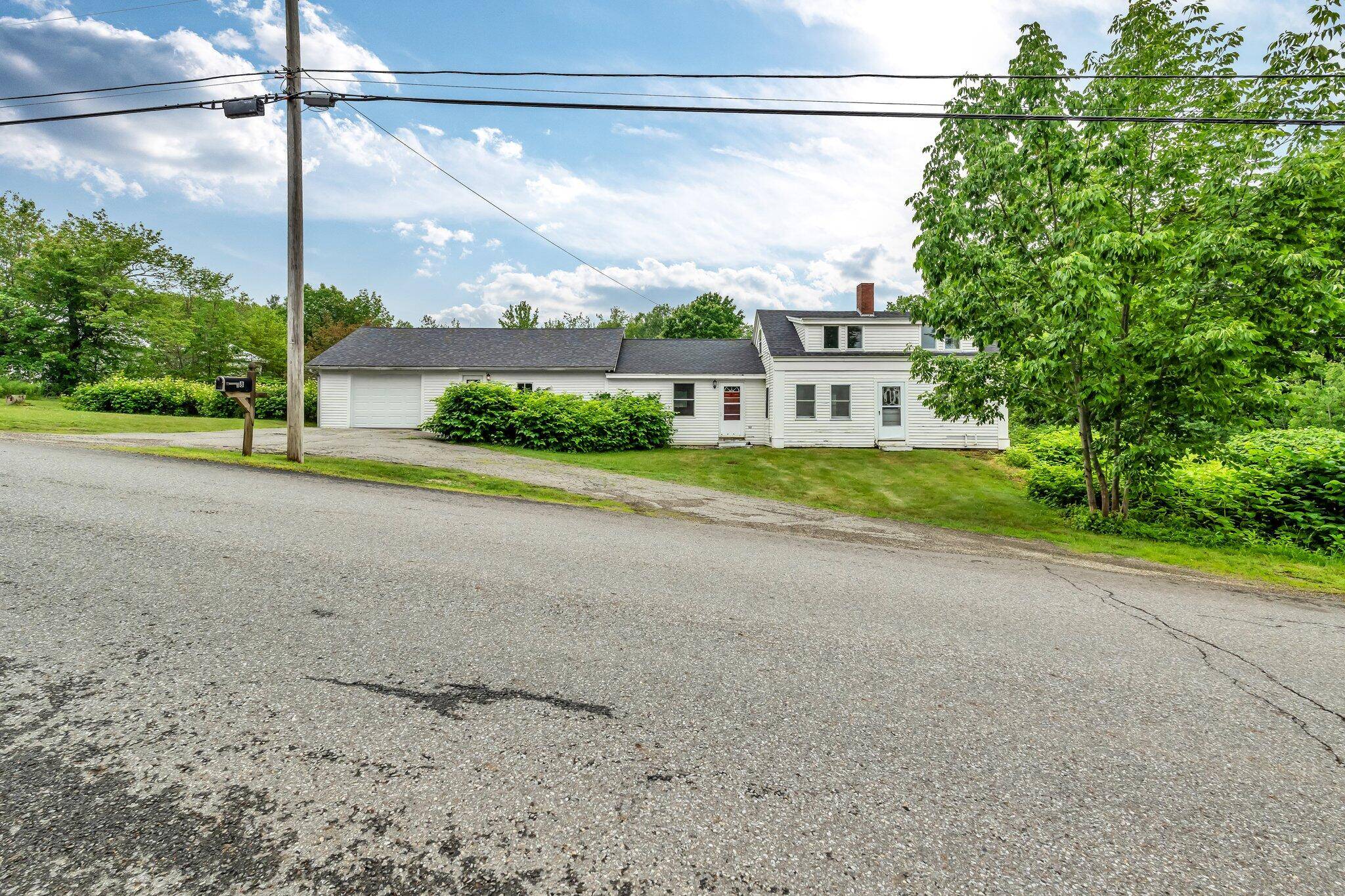 Northport, ME 04849,8 Beech Hill RD
