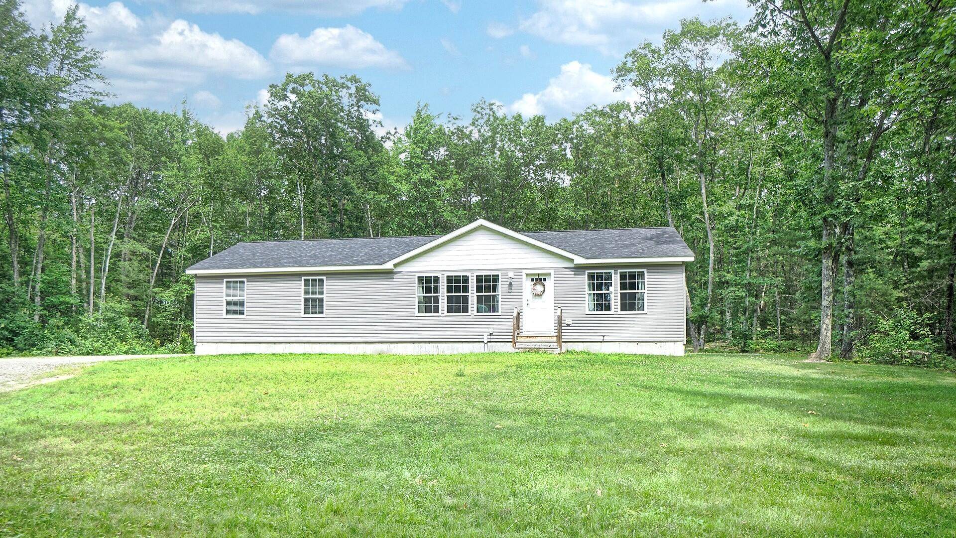 Lyman, ME 04002,73 Davis RD