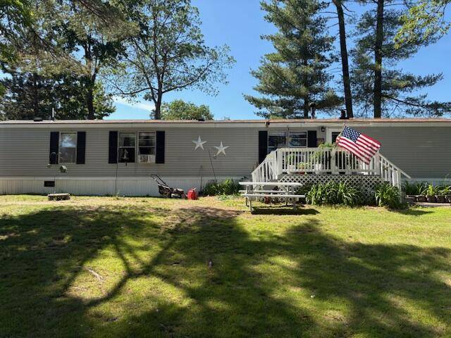 Standish, ME 04084,9 Holiday LN