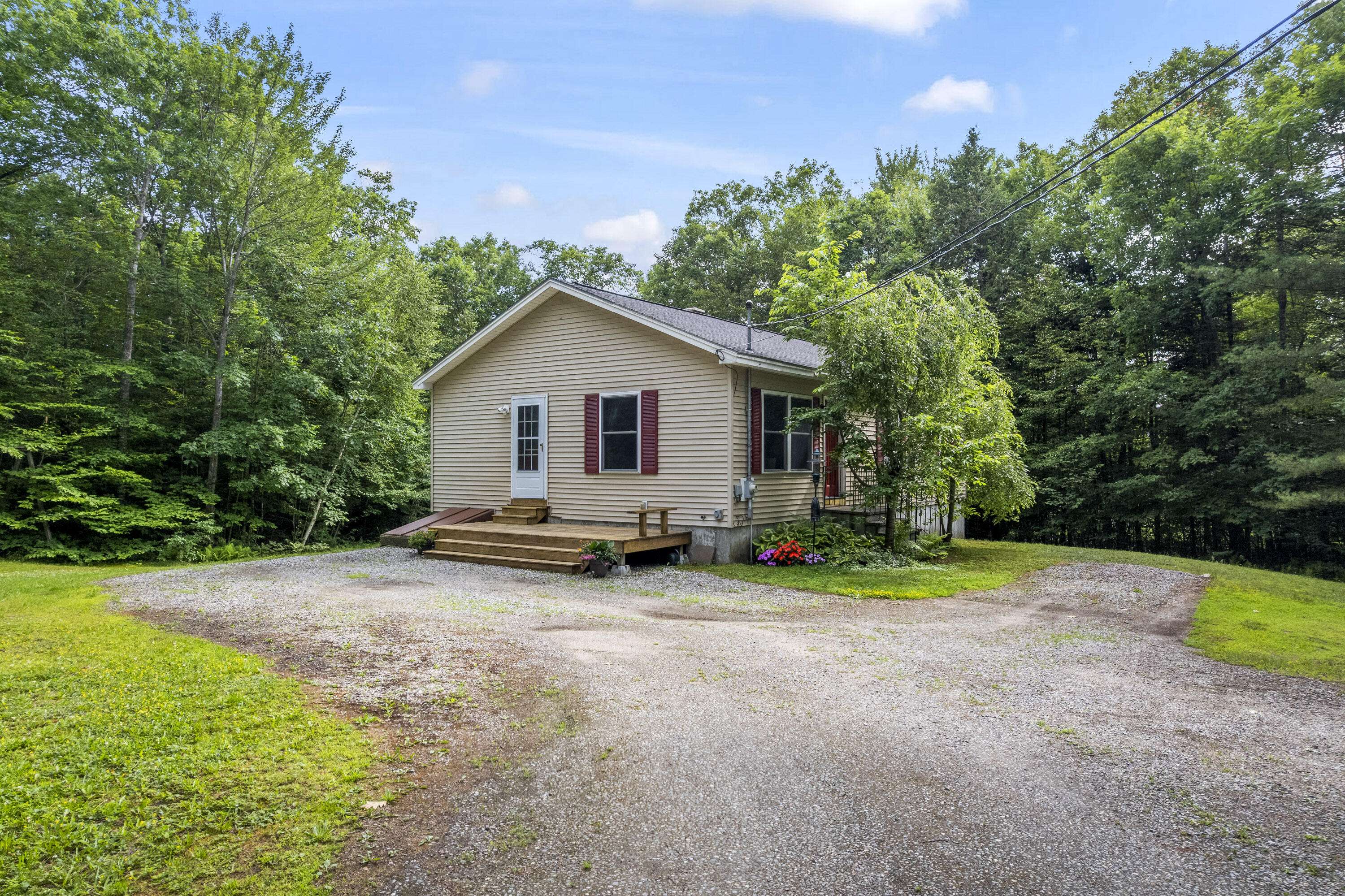 Buckfield, ME 04220,99 Jordan RD