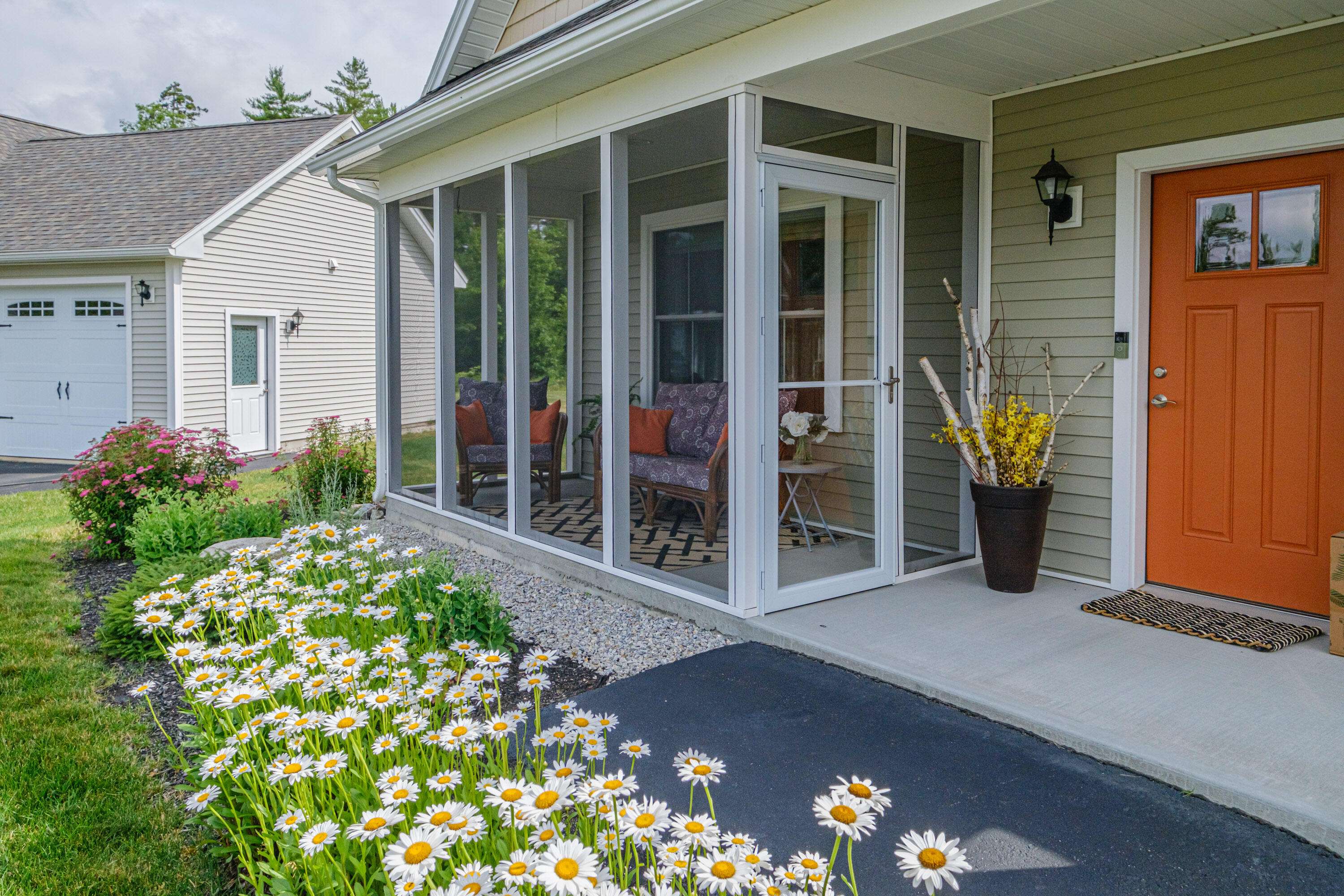 Bridgton, ME 04009,3 E ST