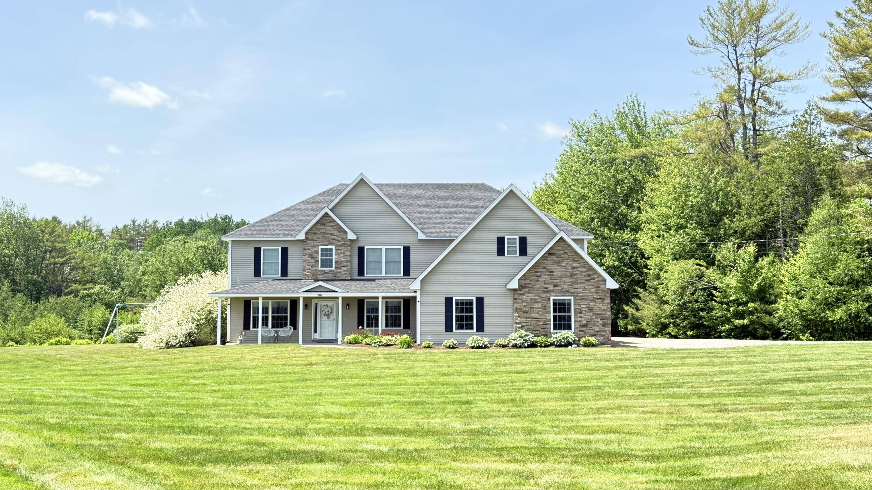 Hampden, ME 04444,8 Clark CIR