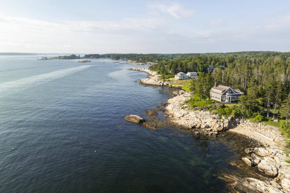 Southport, ME 04576,8 Seascape LN