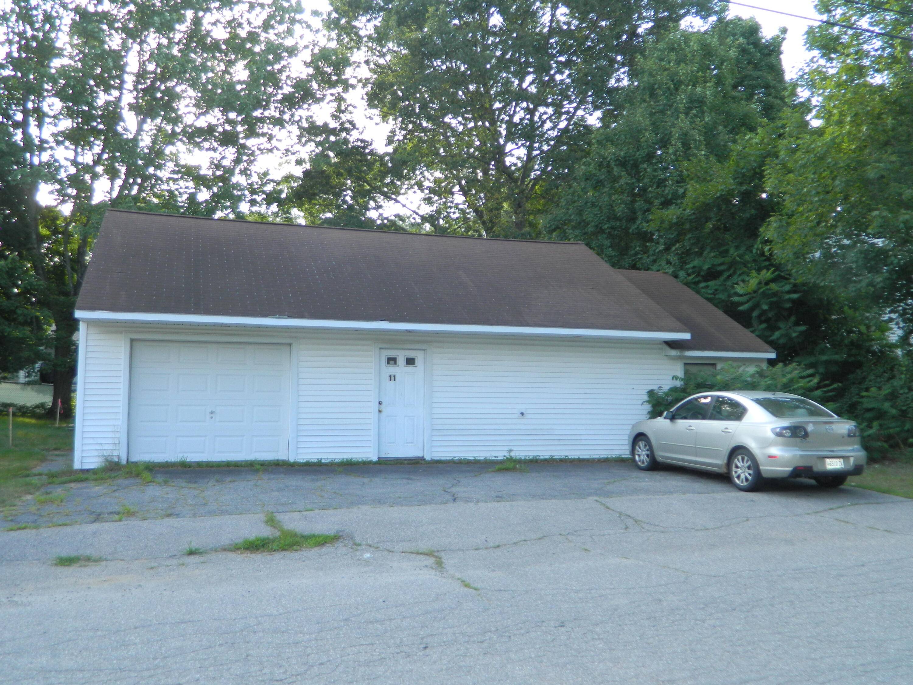 Sanford, ME 04073,11 Wilson ST
