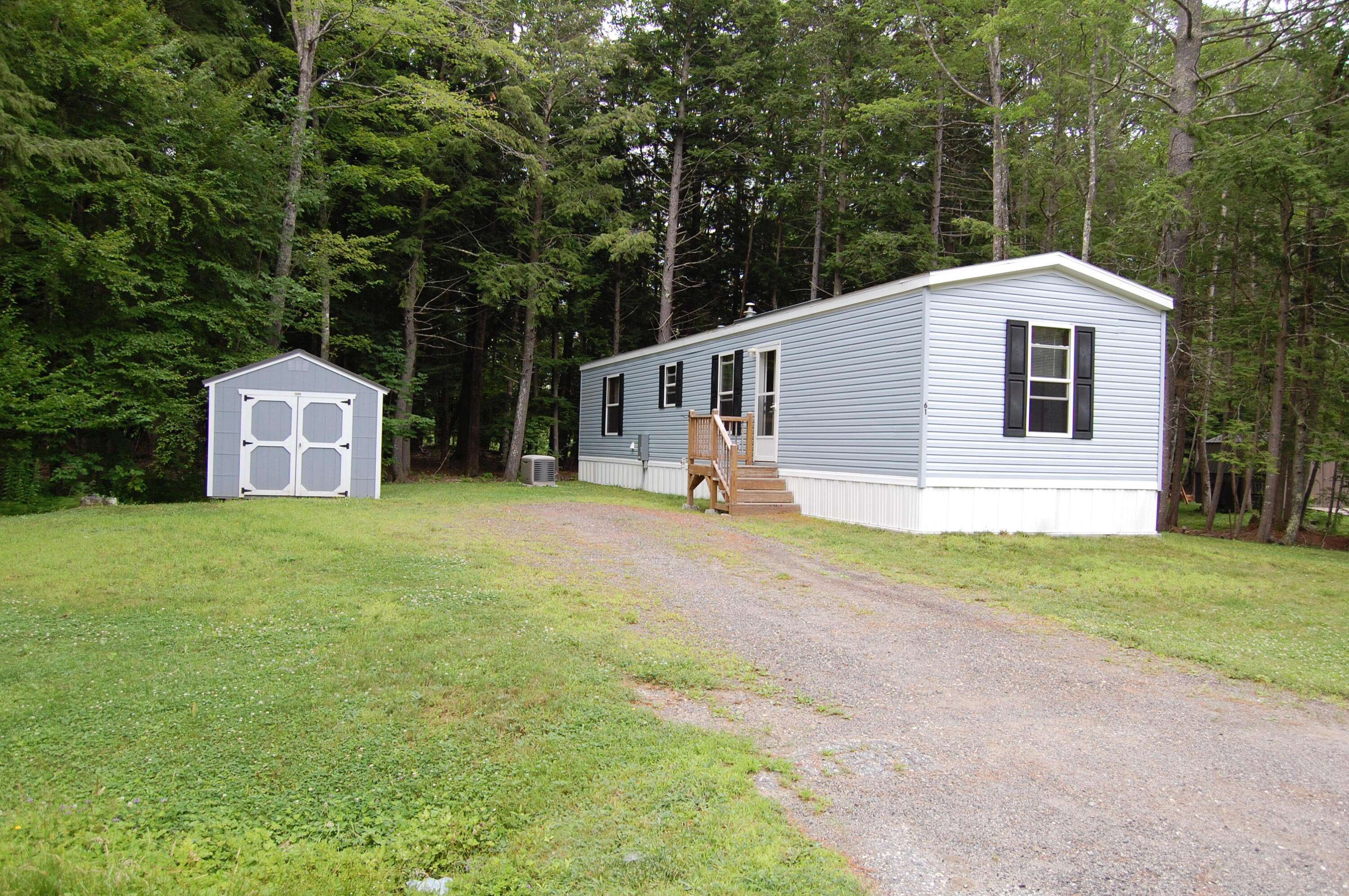 Winthrop, ME 04364,61 Pineland DR