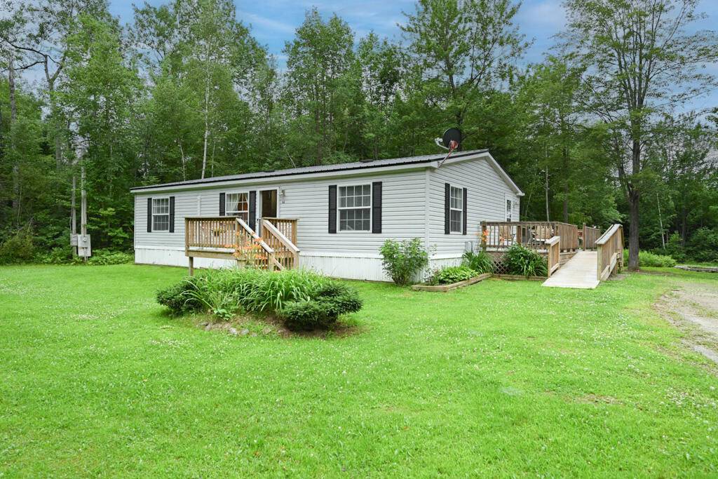 Newport, ME 04953,166 Durham Bridge RD