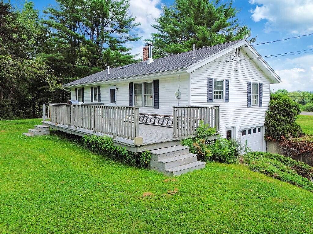 Vassalboro, ME 04989,492 Webber Pond RD