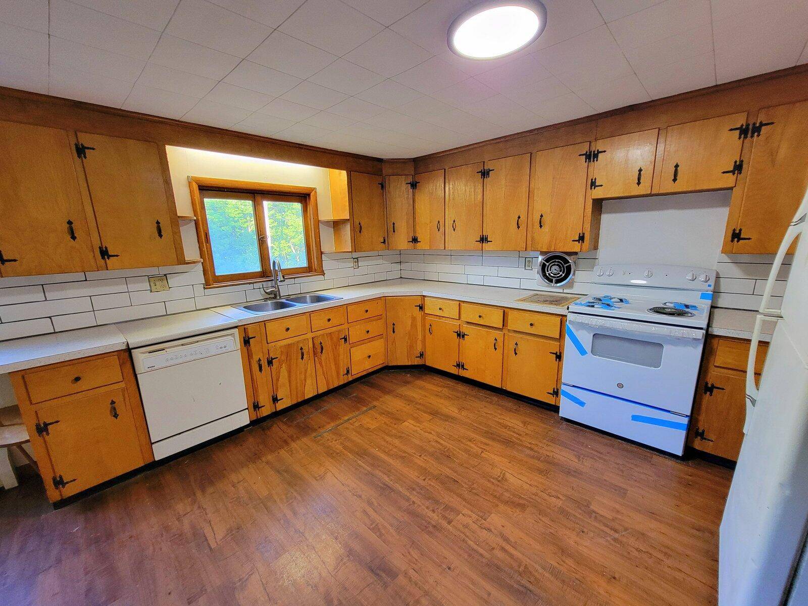 Farmington, ME 04938,1068 Fairbanks RD