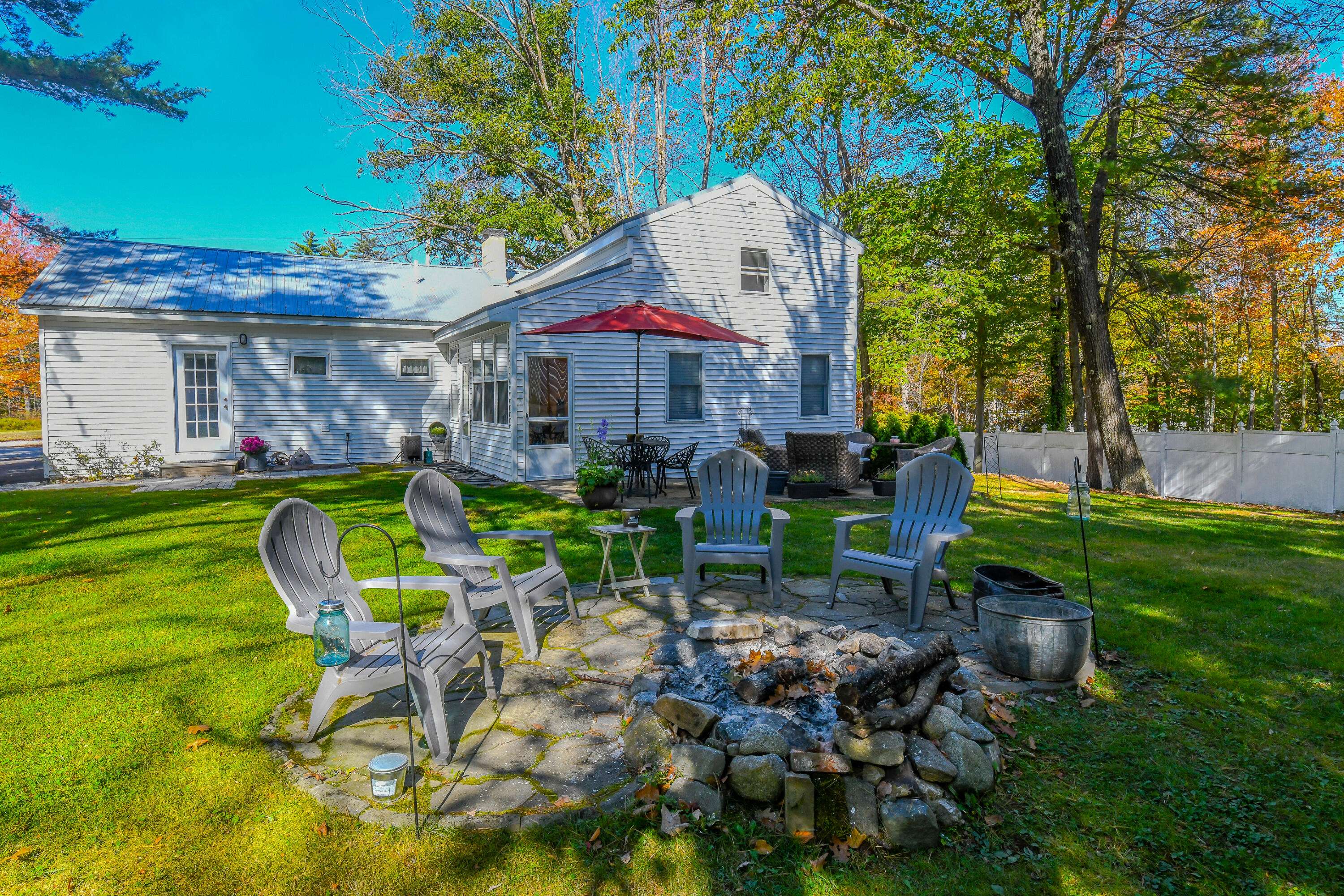 Fryeburg, ME 04037,83 Maple ST