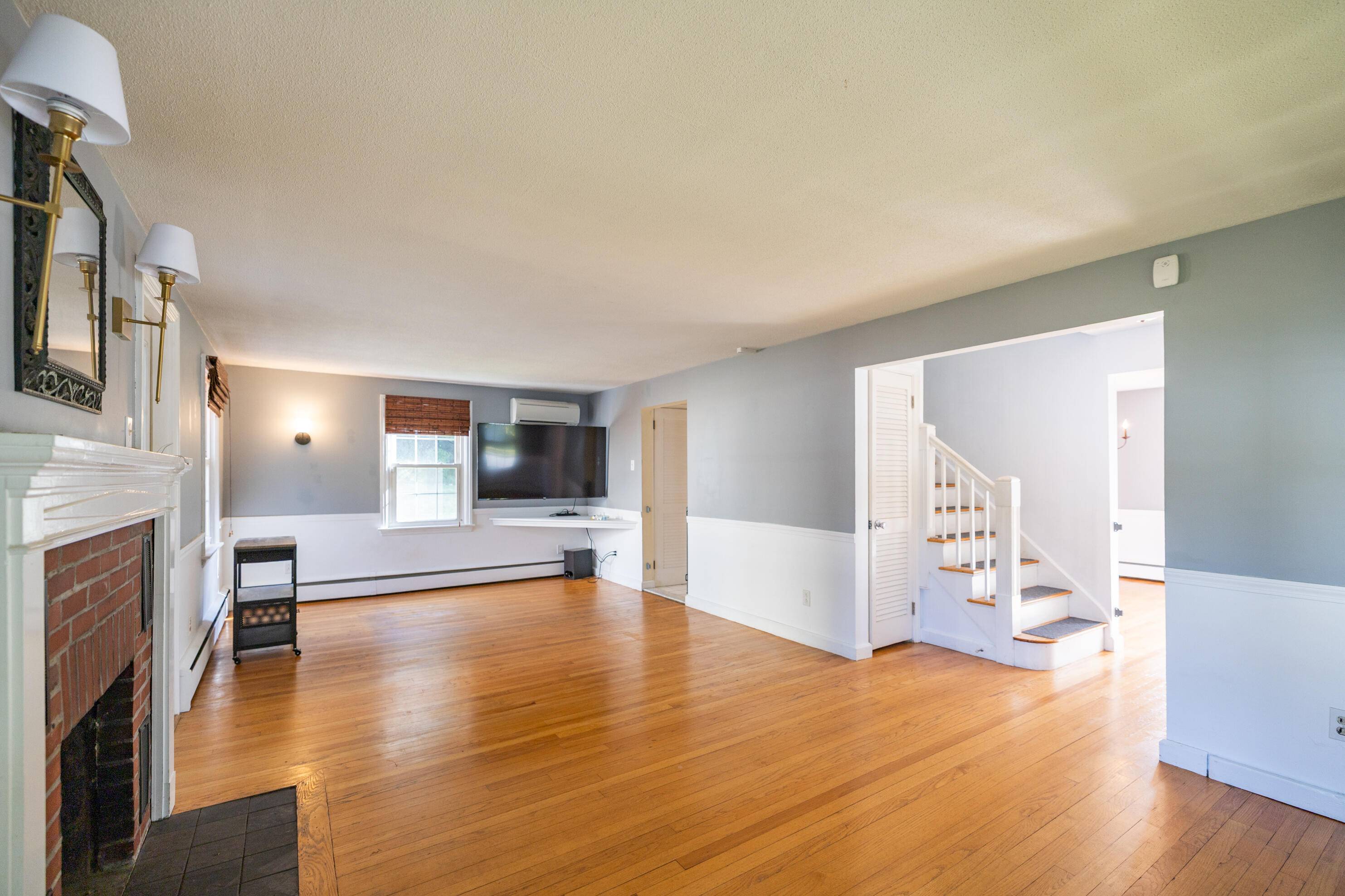 Lewiston, ME 04240,16 Brooks AVE