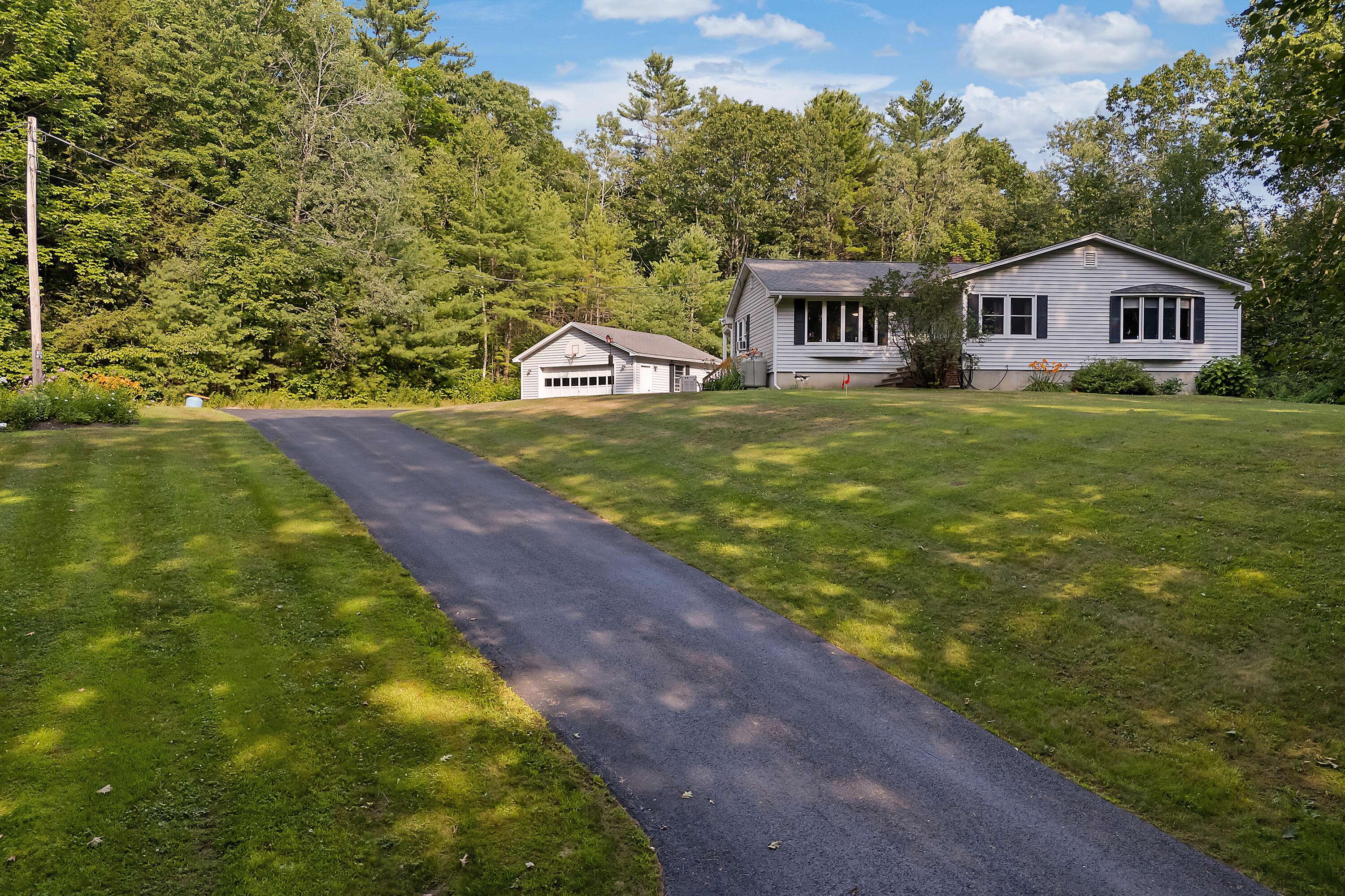 Lewiston, ME 04240,556 River RD